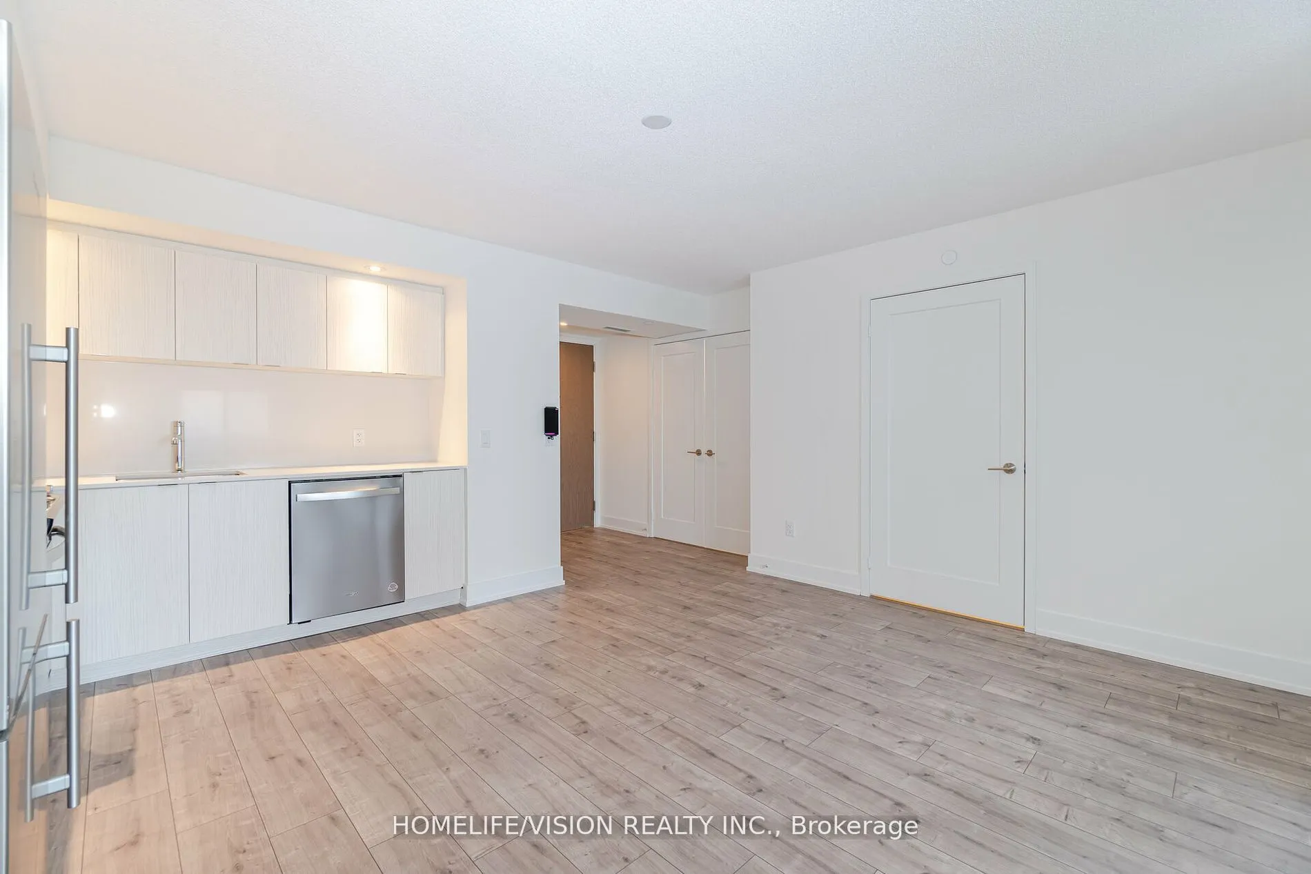 10 Eva Road, #403