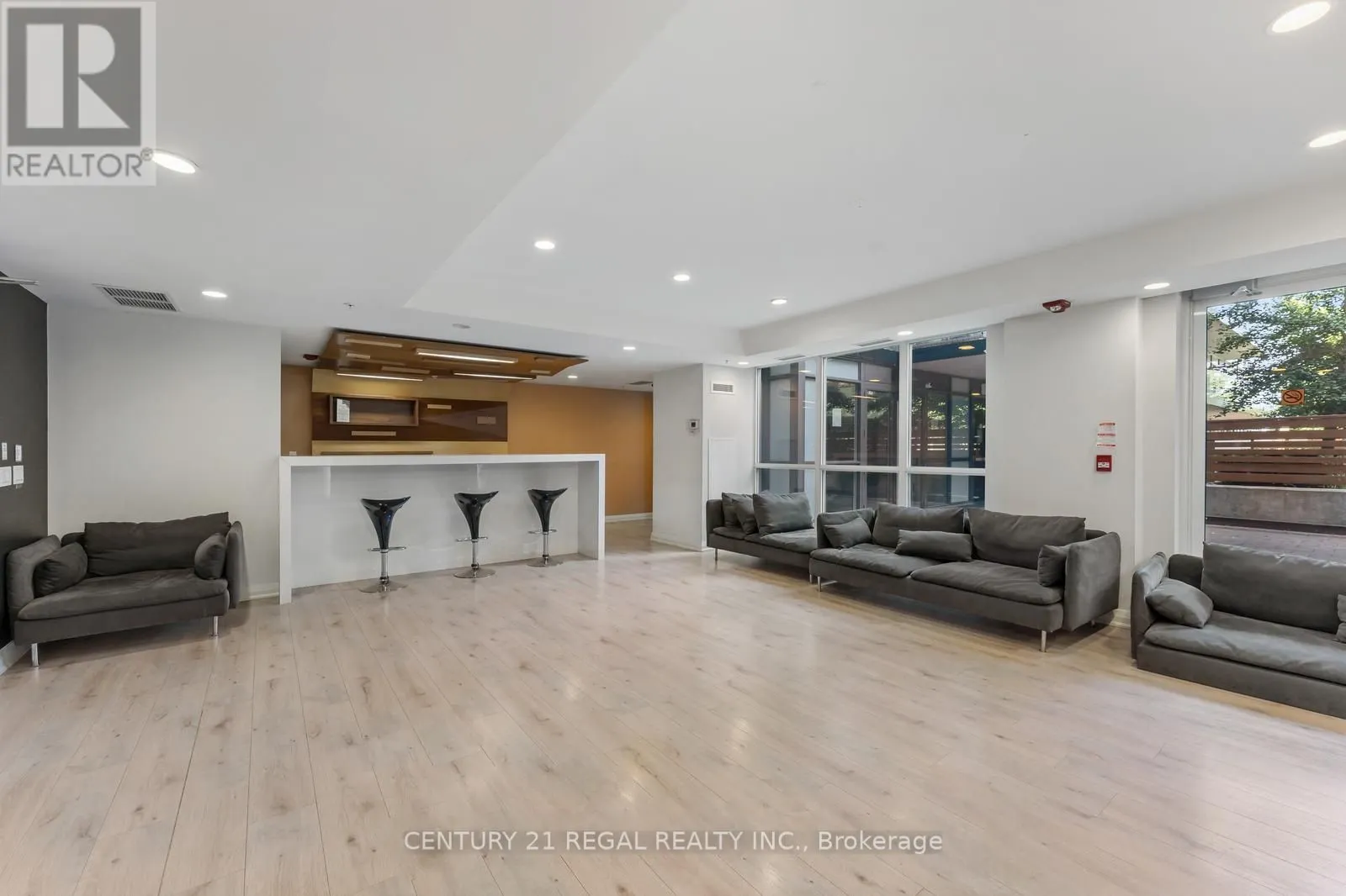 15 James Finlay Way, #710