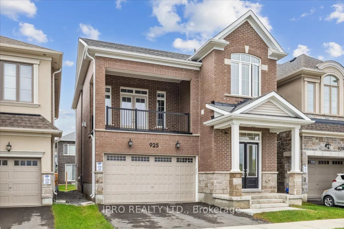 925 Hickory Crescent