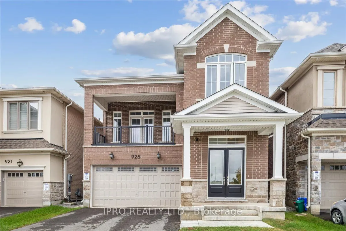 925 Hickory Crescent