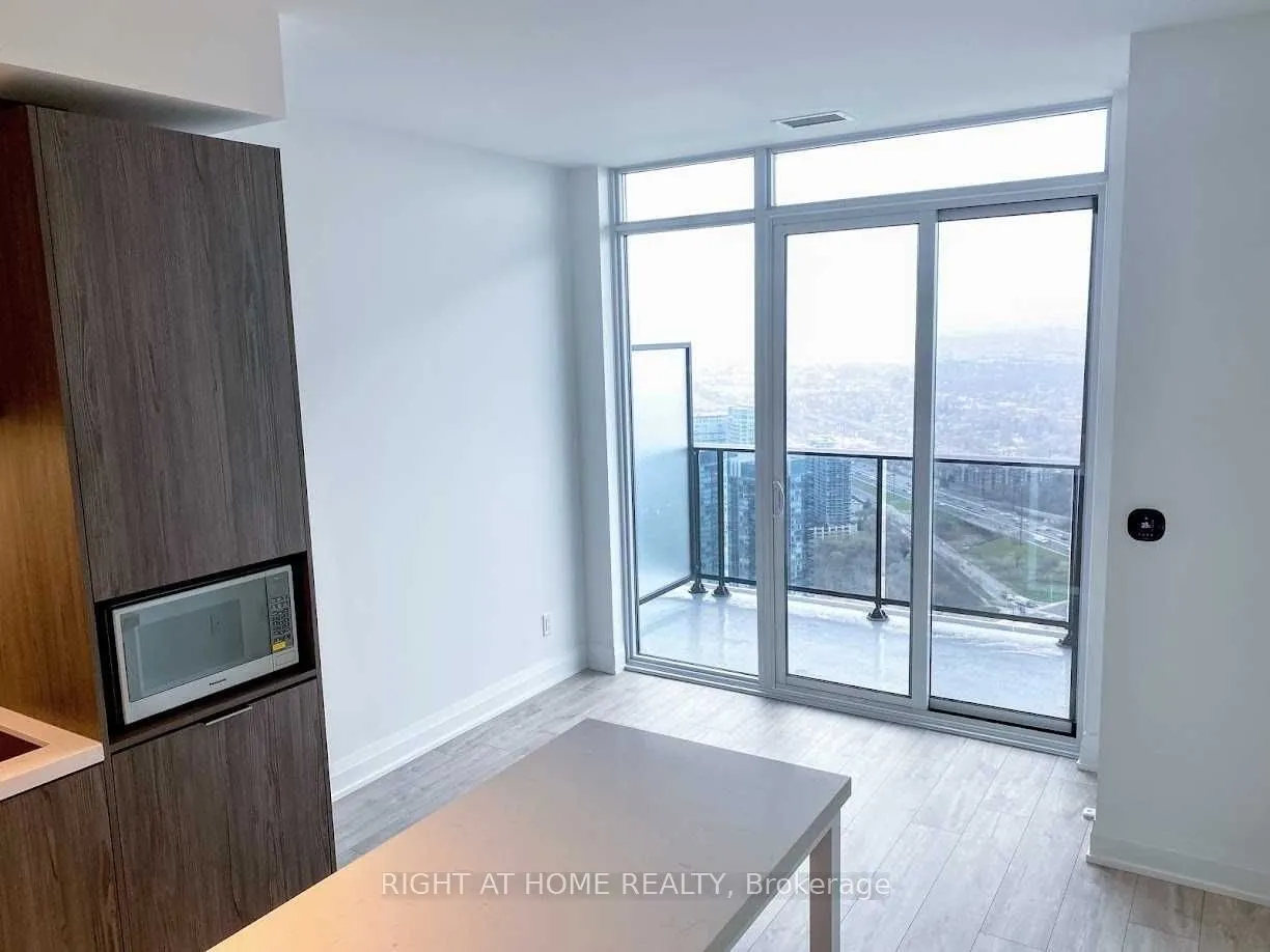 70 Annie Craig Drive, #5208