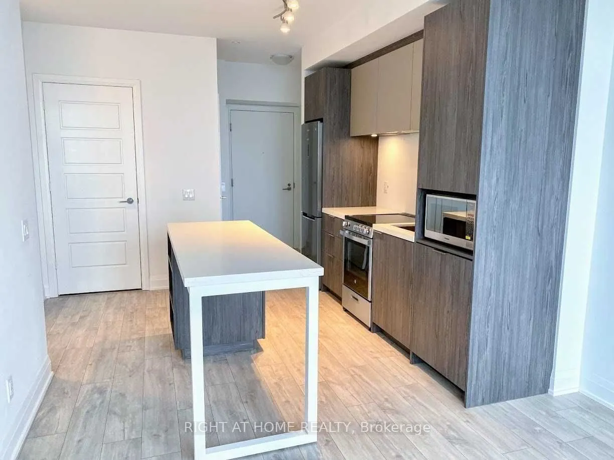 70 Annie Craig Drive, #5208