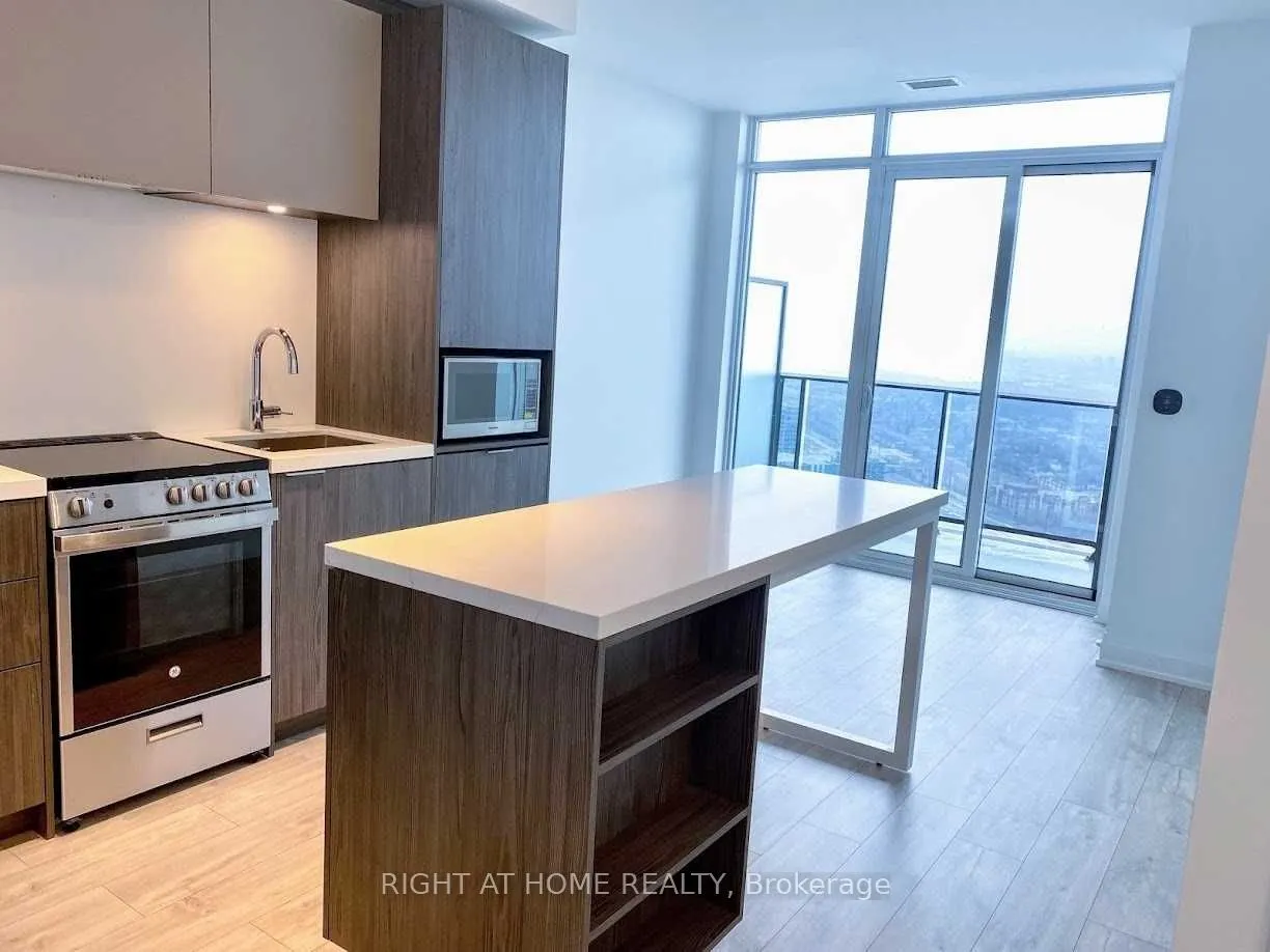 70 Annie Craig Drive, #5208