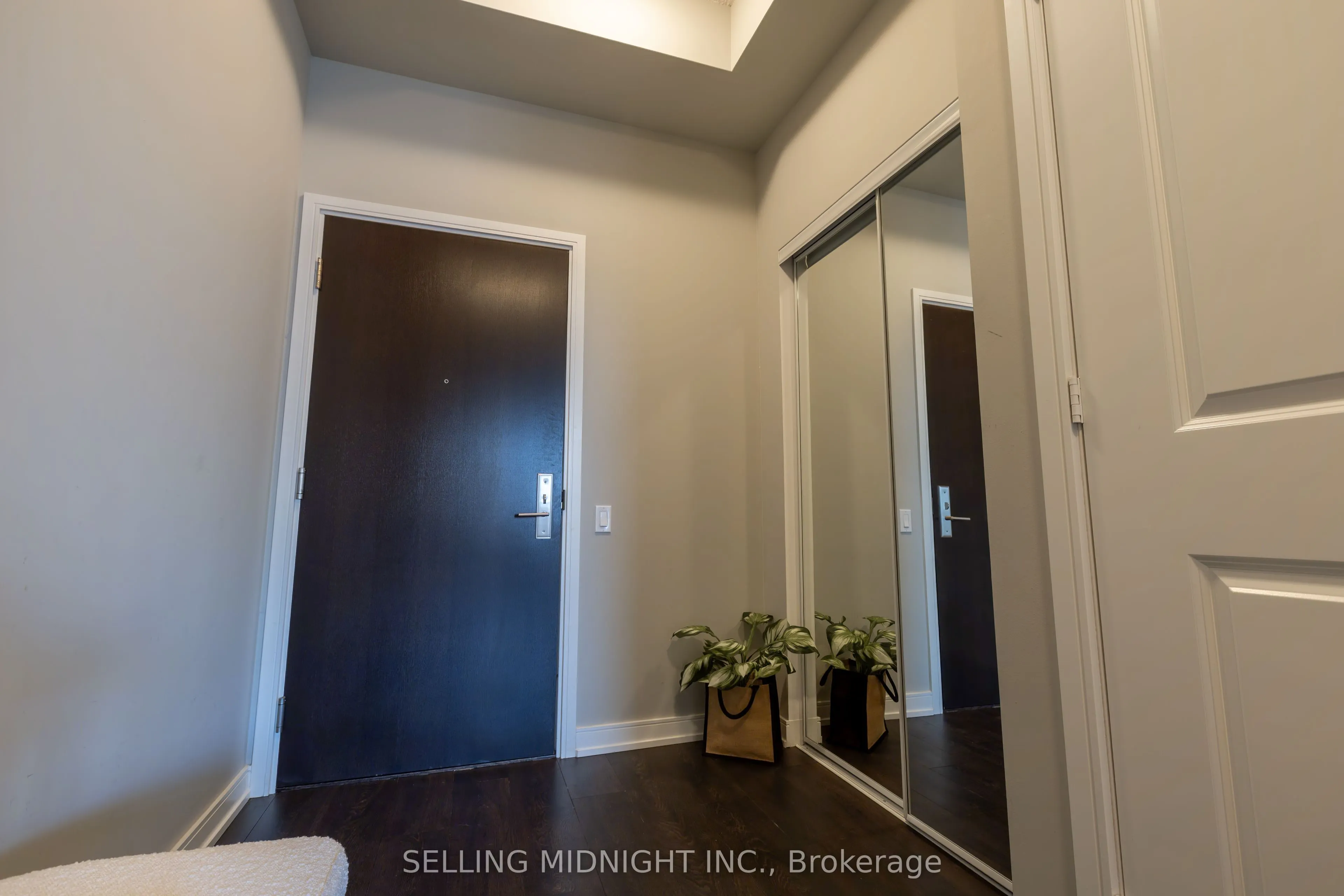 8 Nahani Way, #502