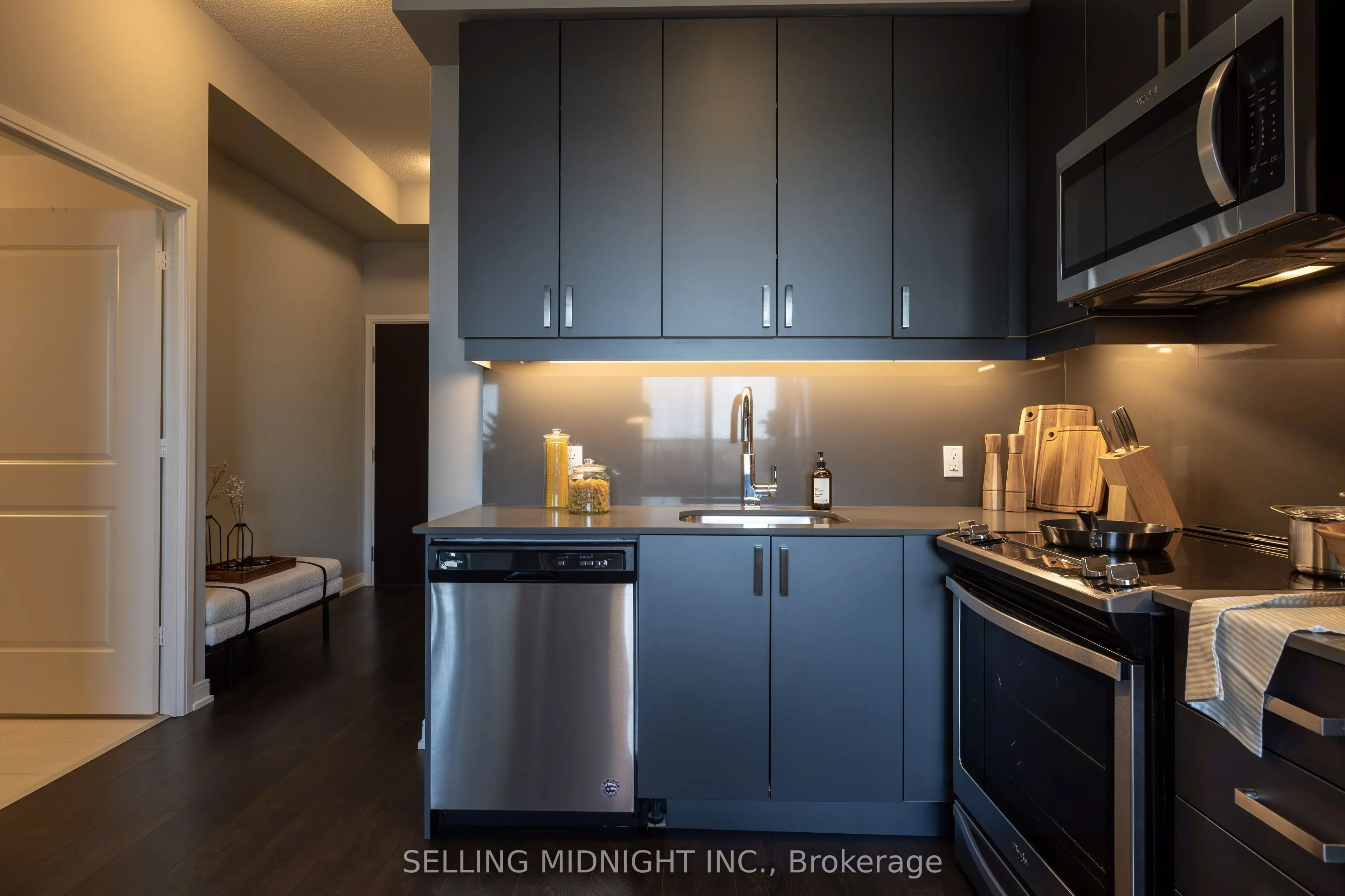 8 Nahani Way, #502