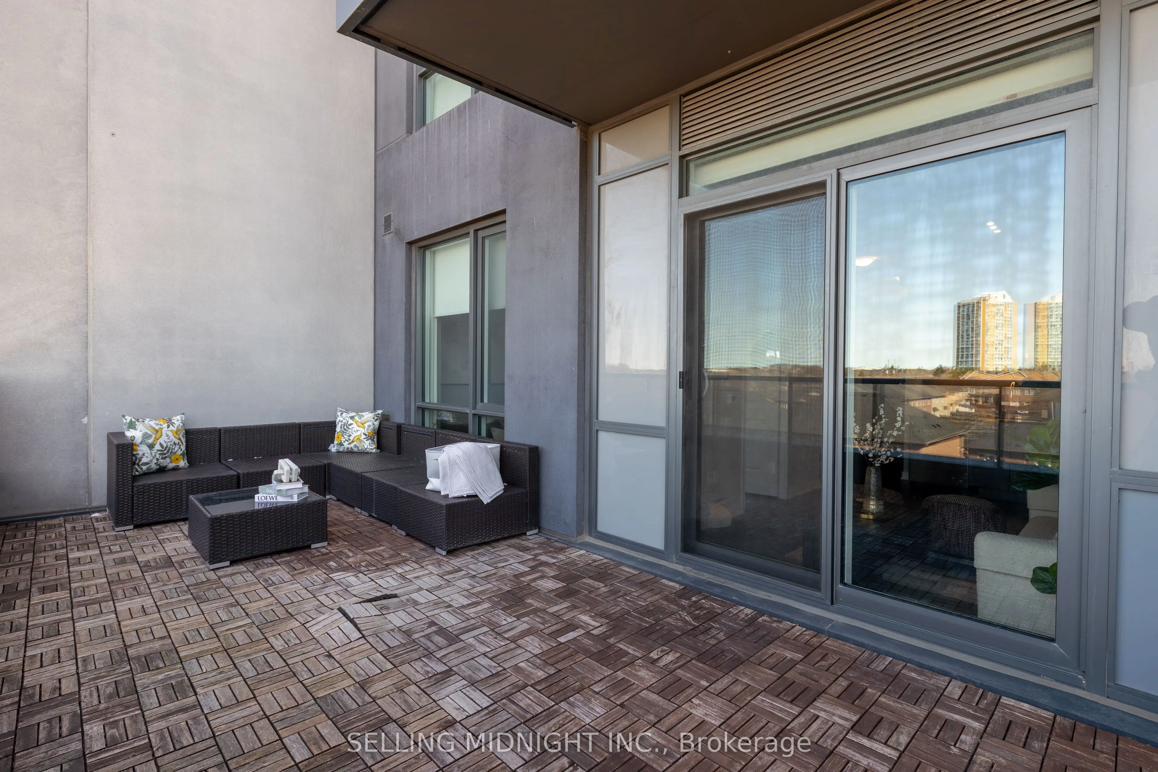 8 Nahani Way, #502