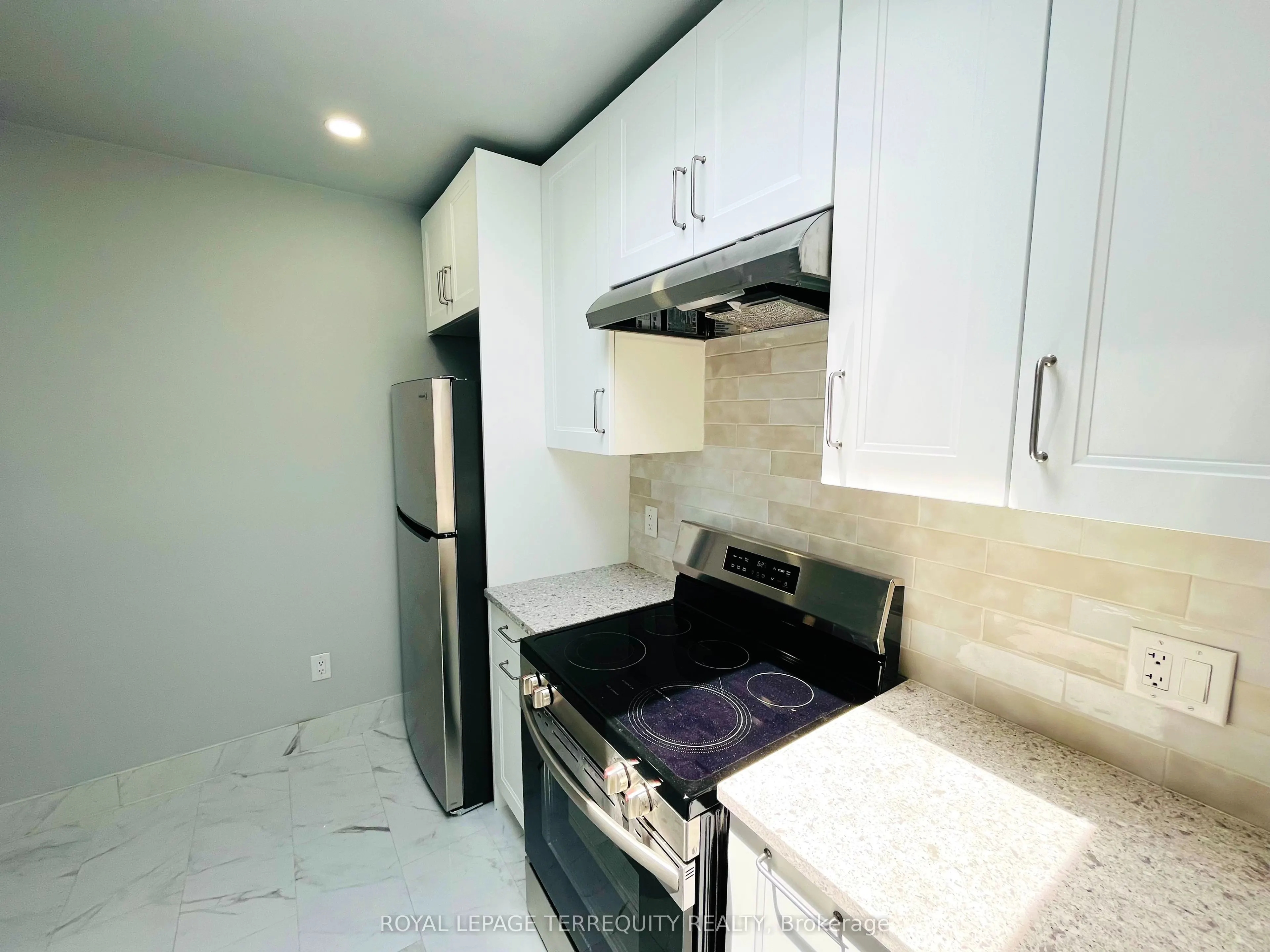 3371 Bloor Street W, #A