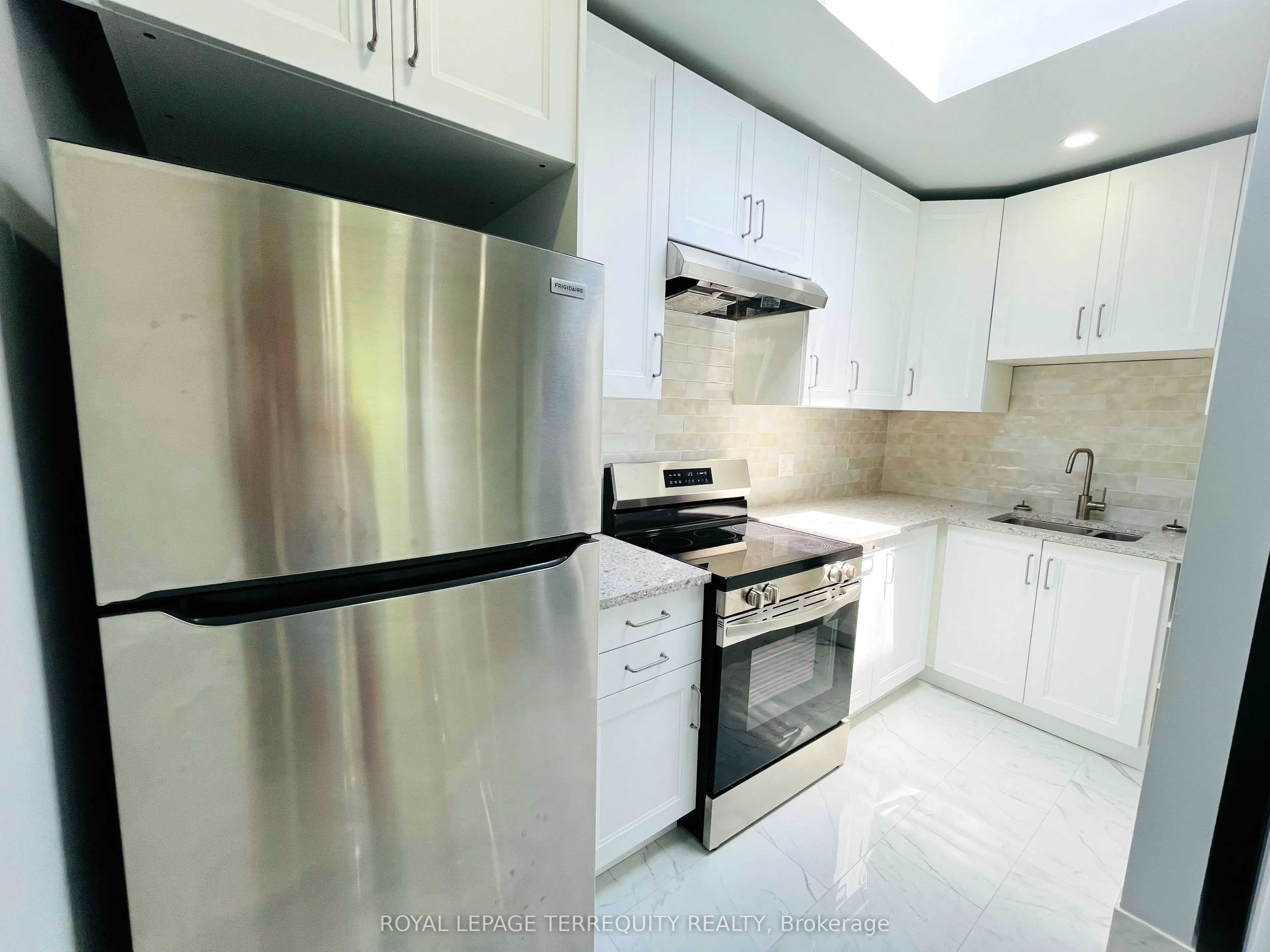 3371 Bloor Street W, #A