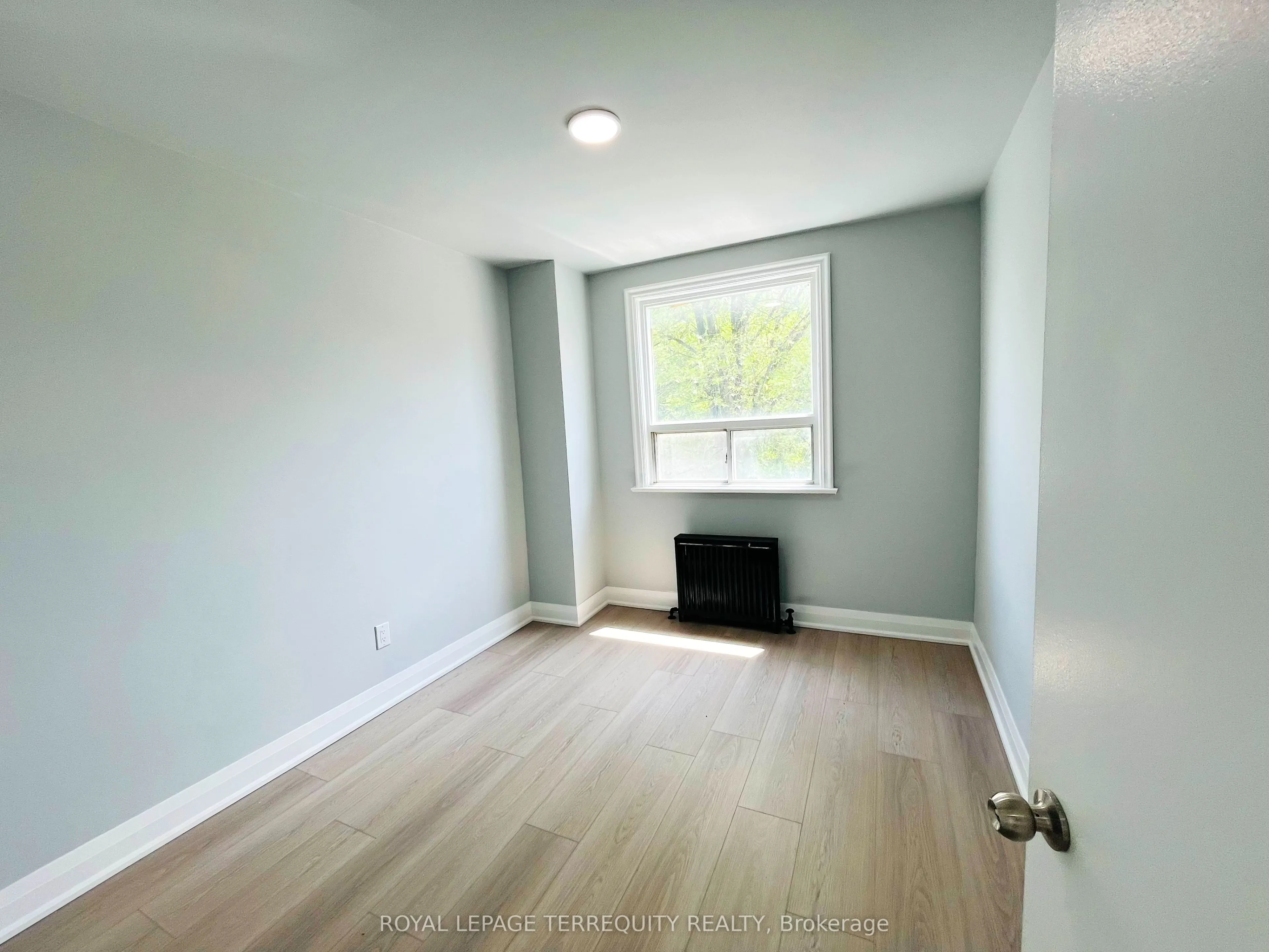 3371 Bloor Street W, #A