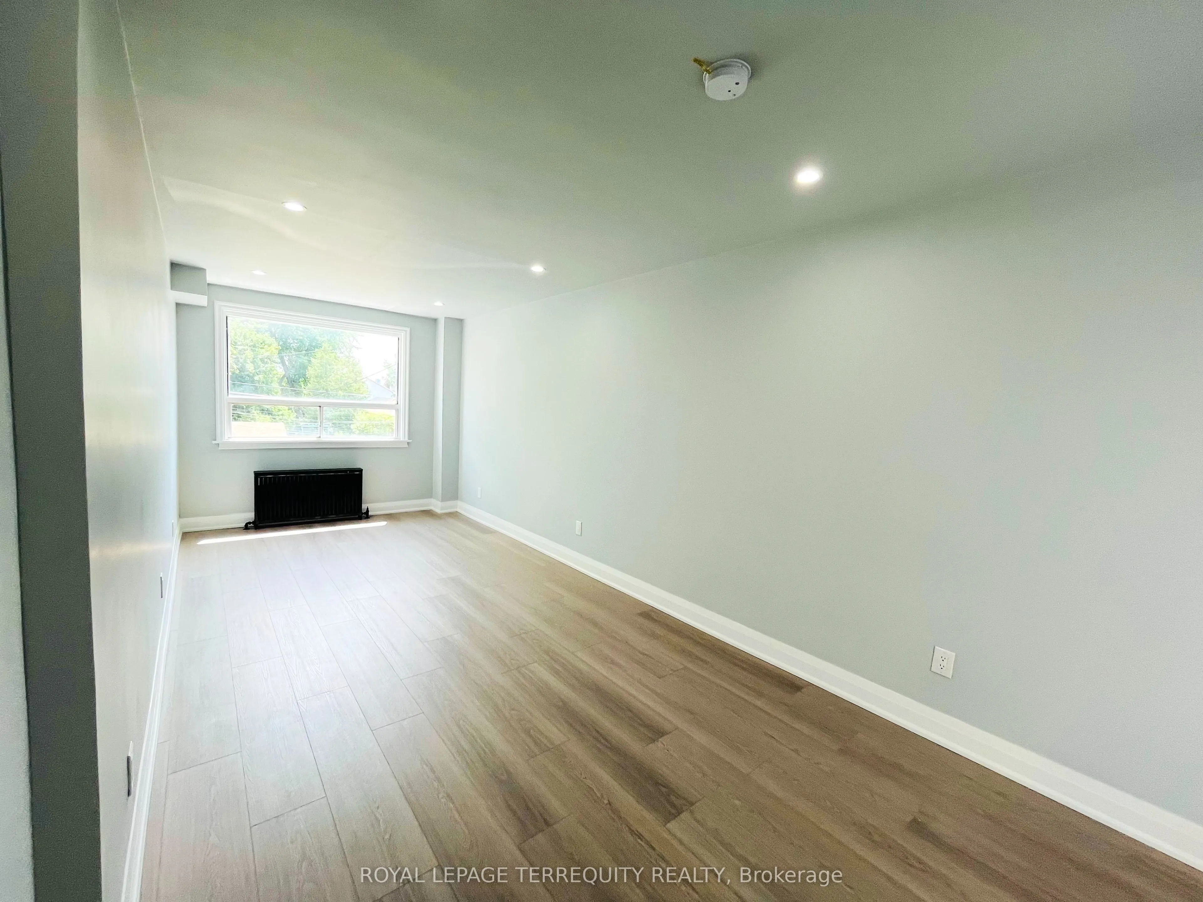 3371 Bloor Street W, #A