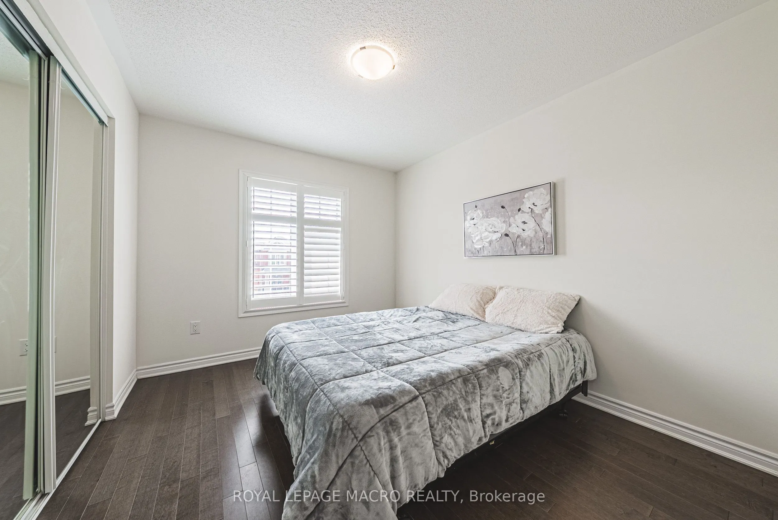 728 Kennedy Circle W