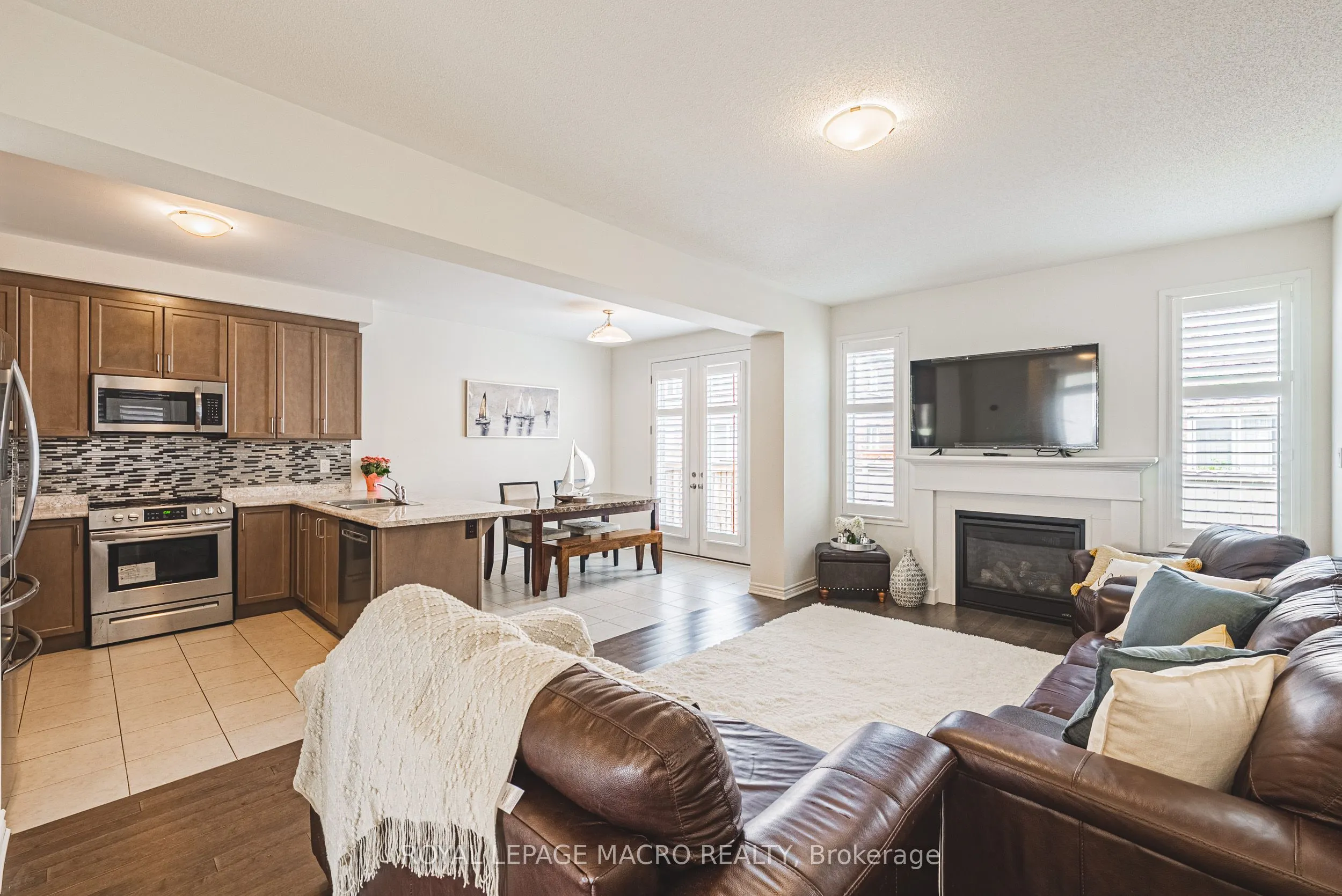 728 Kennedy Circle W