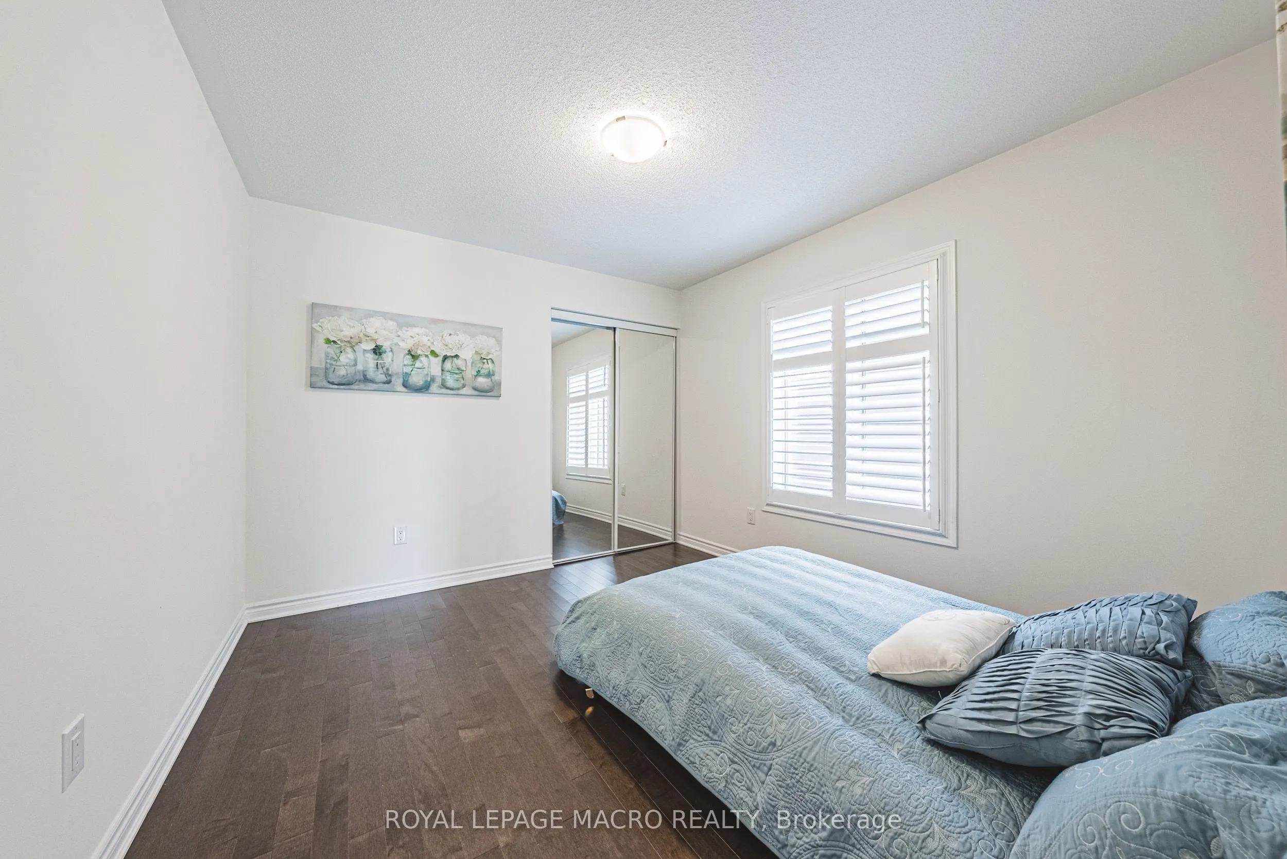 728 Kennedy Circle W