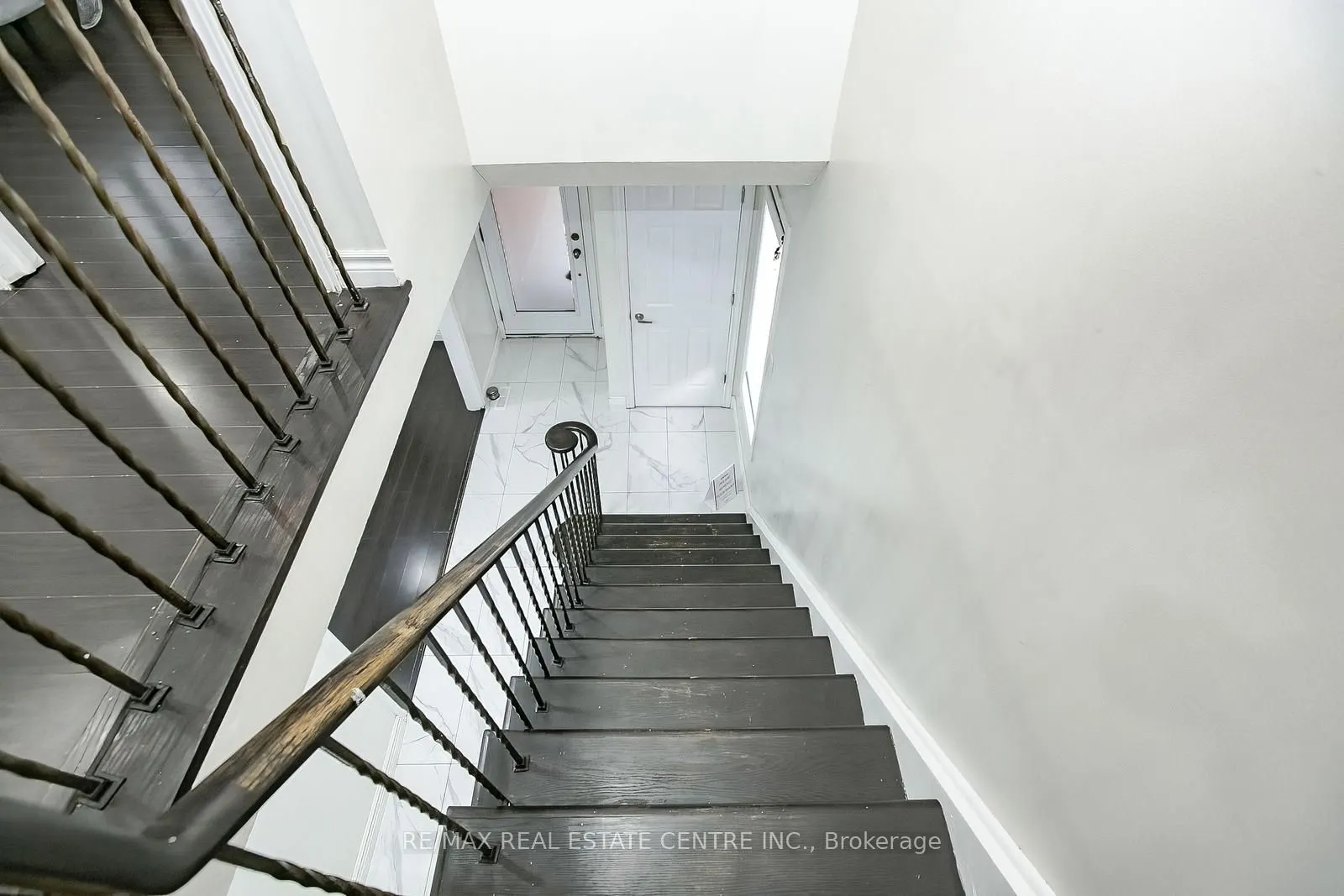 148 Sunforest Drive