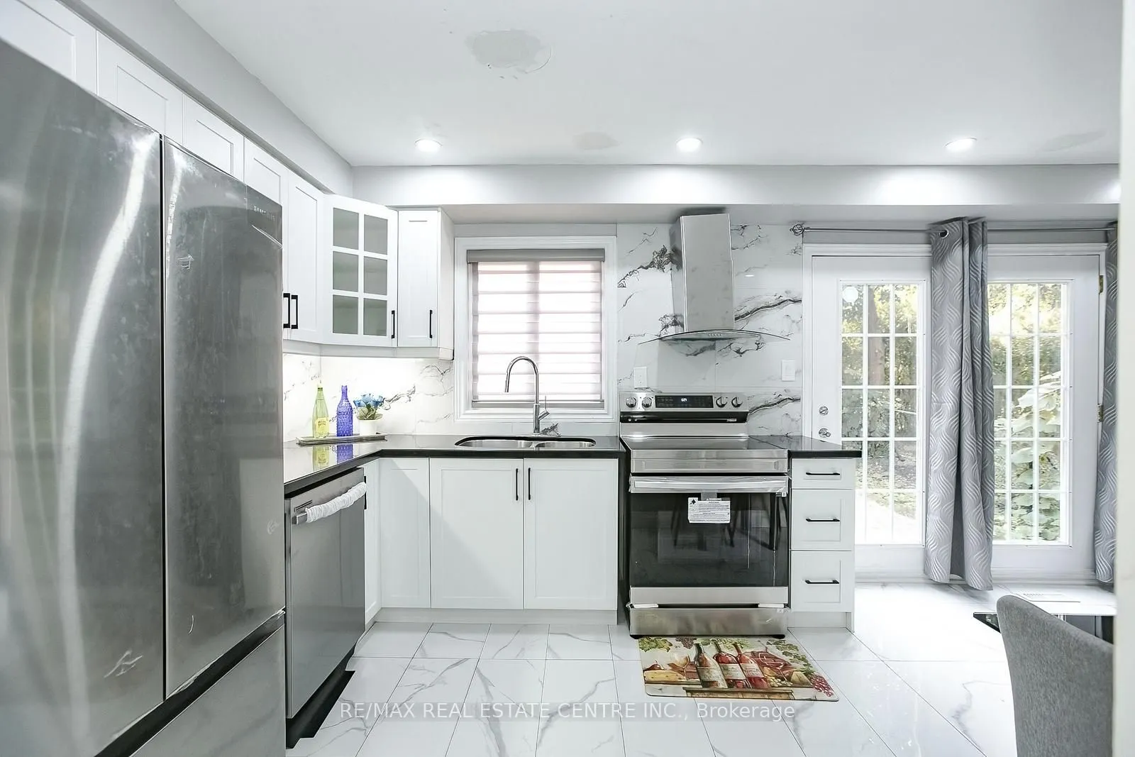 148 Sunforest Drive