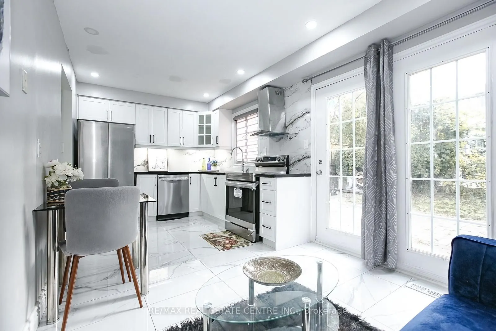 148 Sunforest Drive