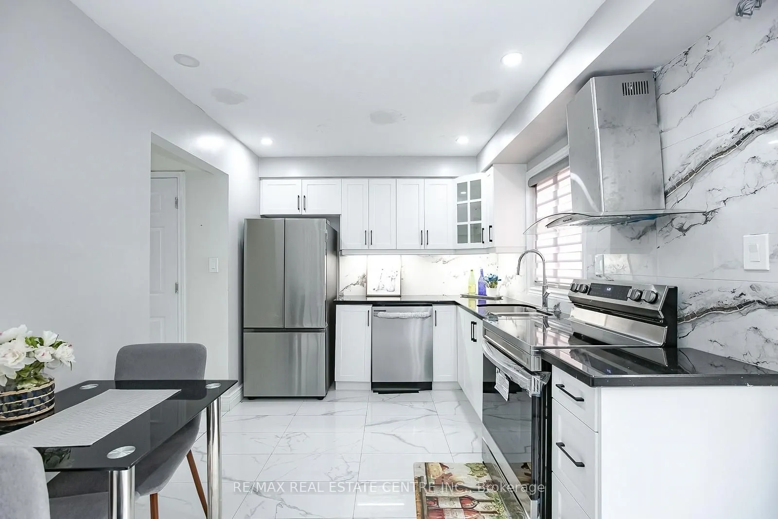 148 Sunforest Drive