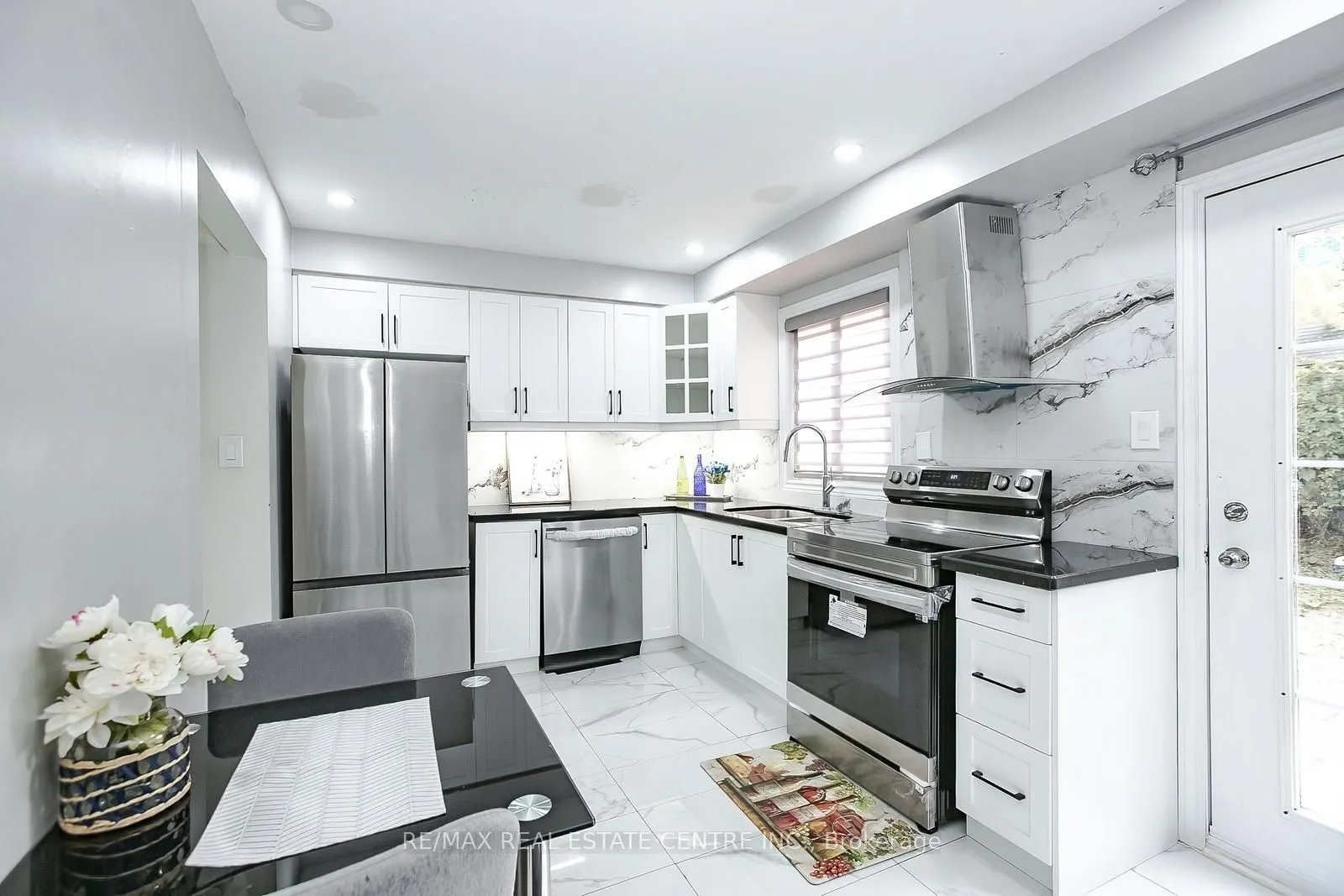 148 Sunforest Drive