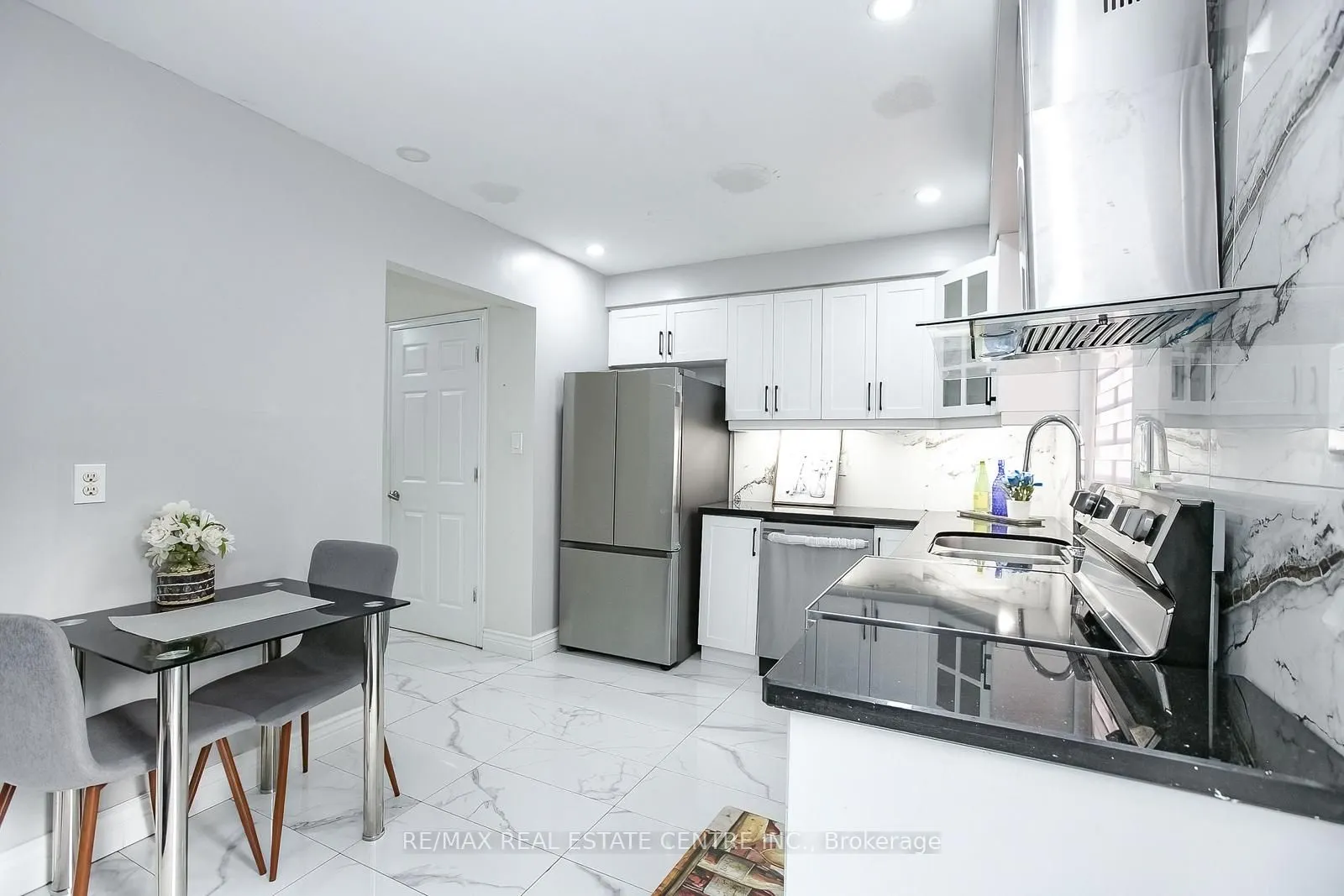 148 Sunforest Drive