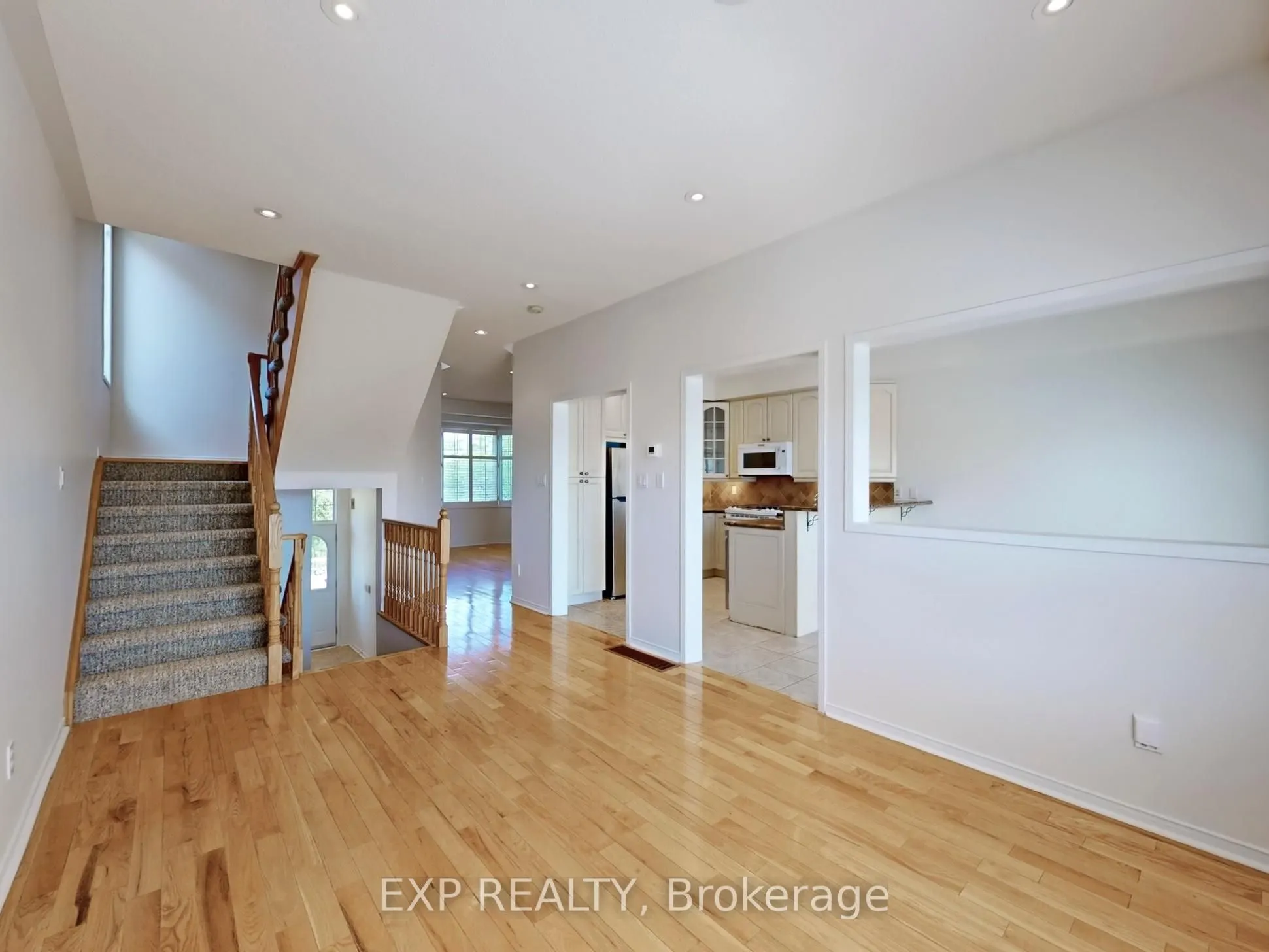 6630 Opera Glass Crescent