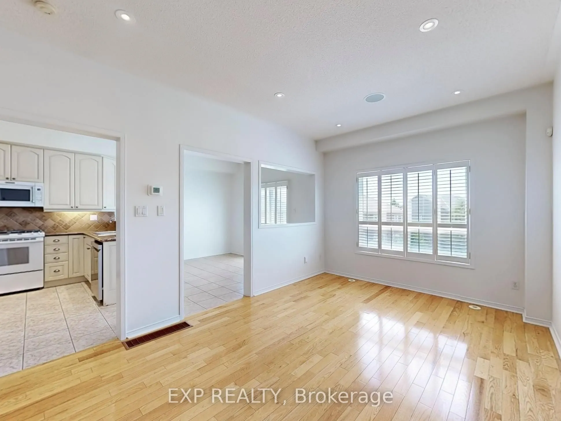 6630 Opera Glass Crescent