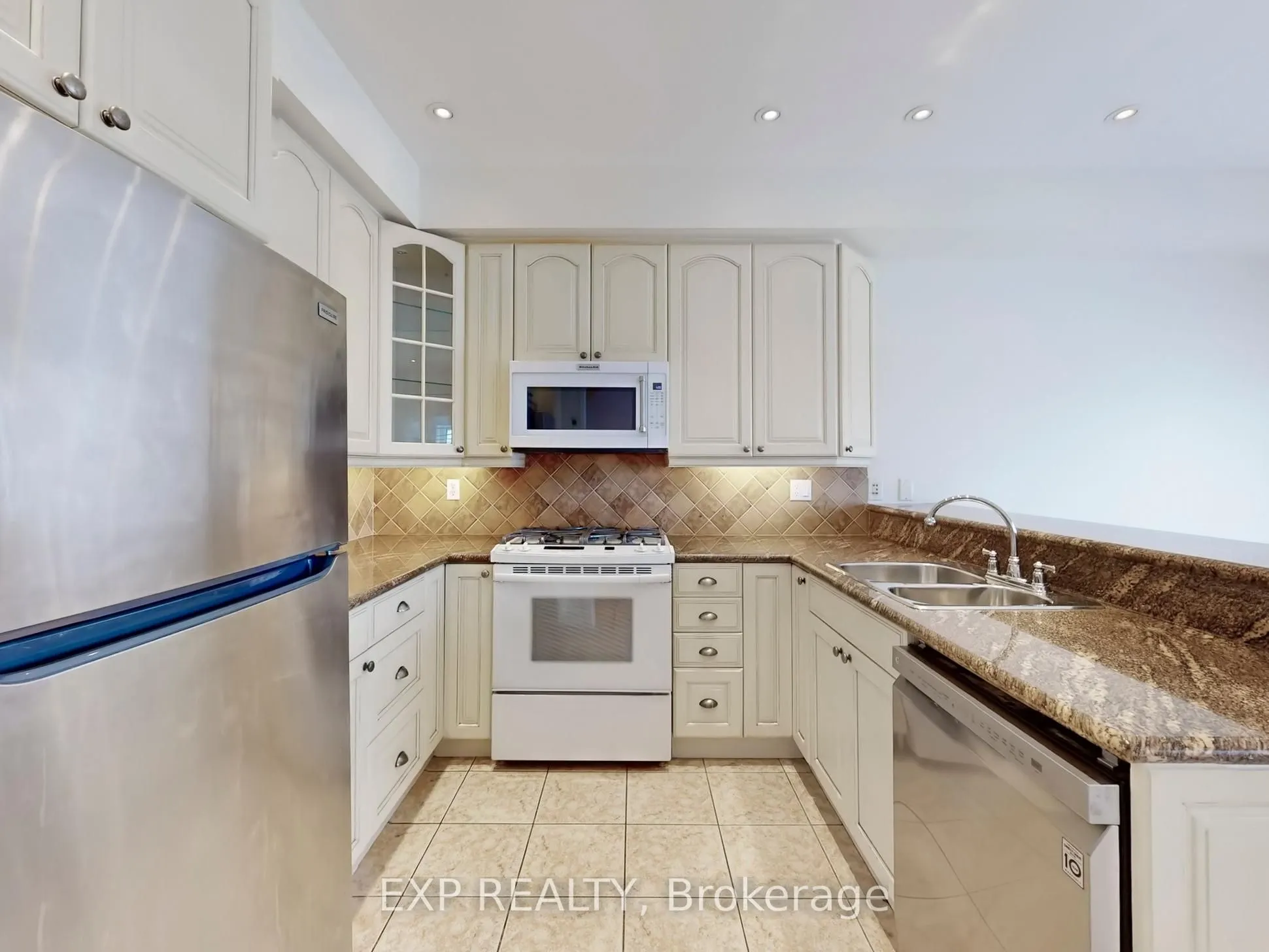 6630 Opera Glass Crescent
