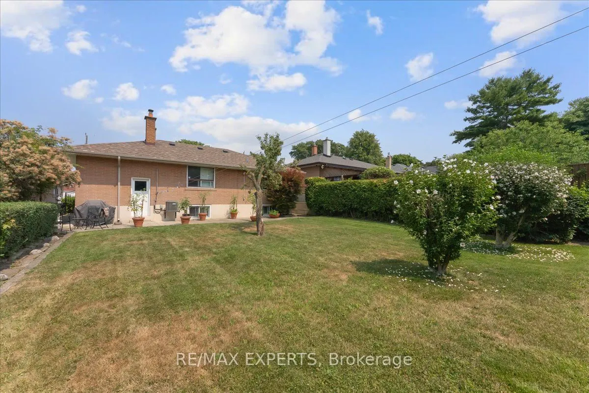 5 Del Ria Drive