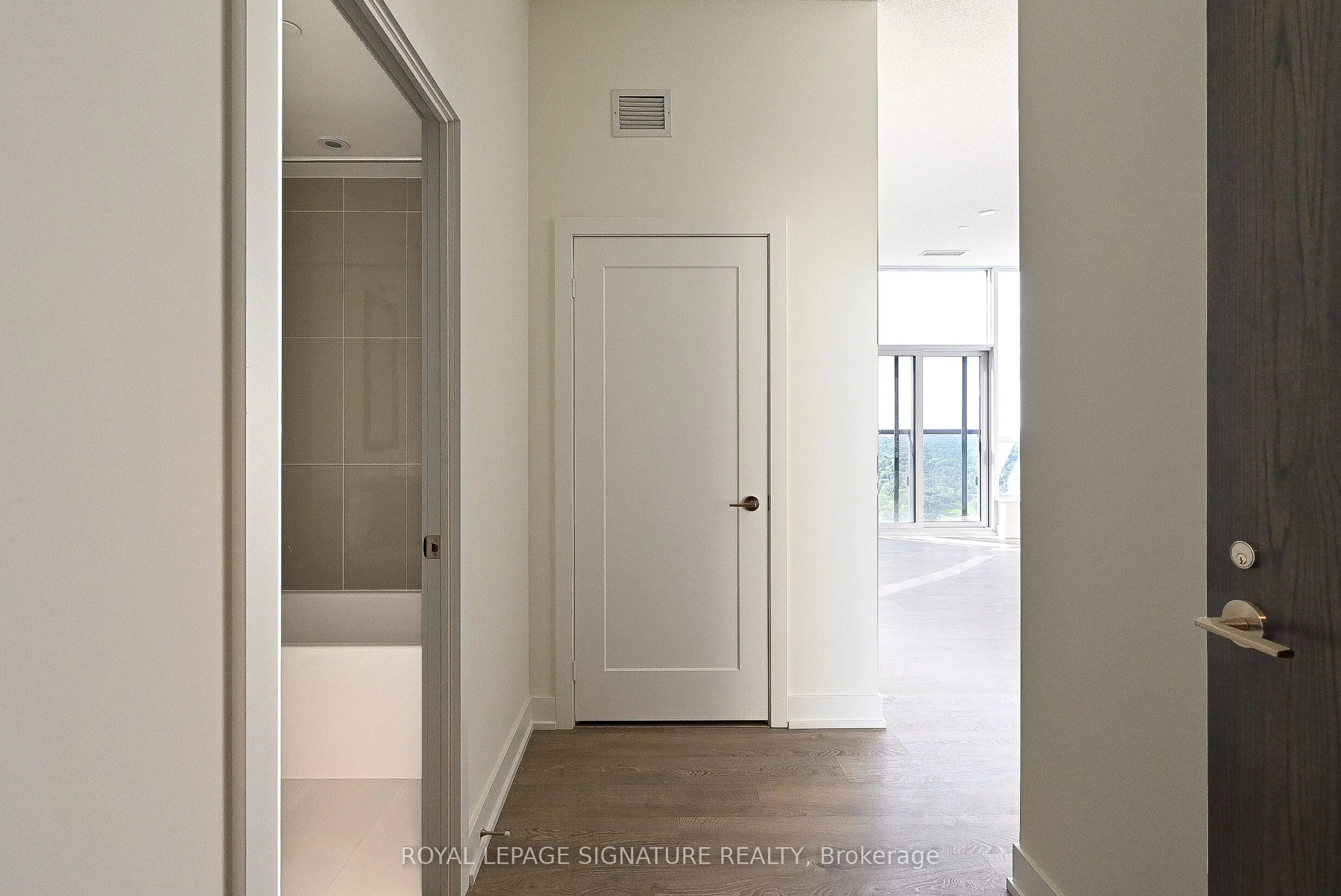 7 Mabelle Avenue, #3203