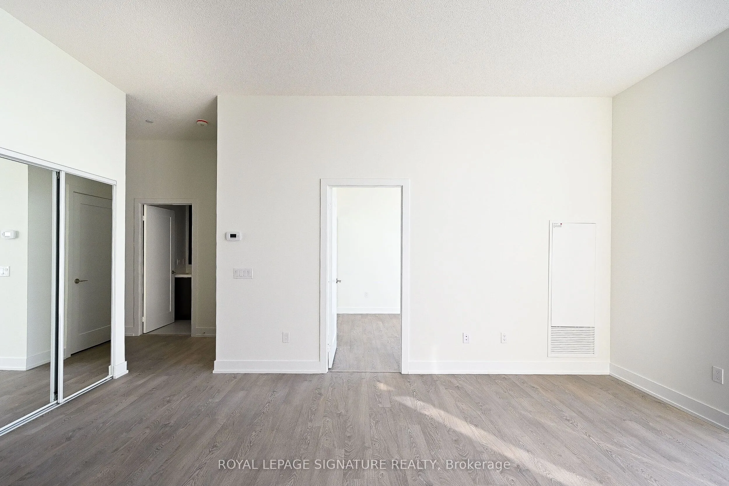7 Mabelle Avenue, #3203