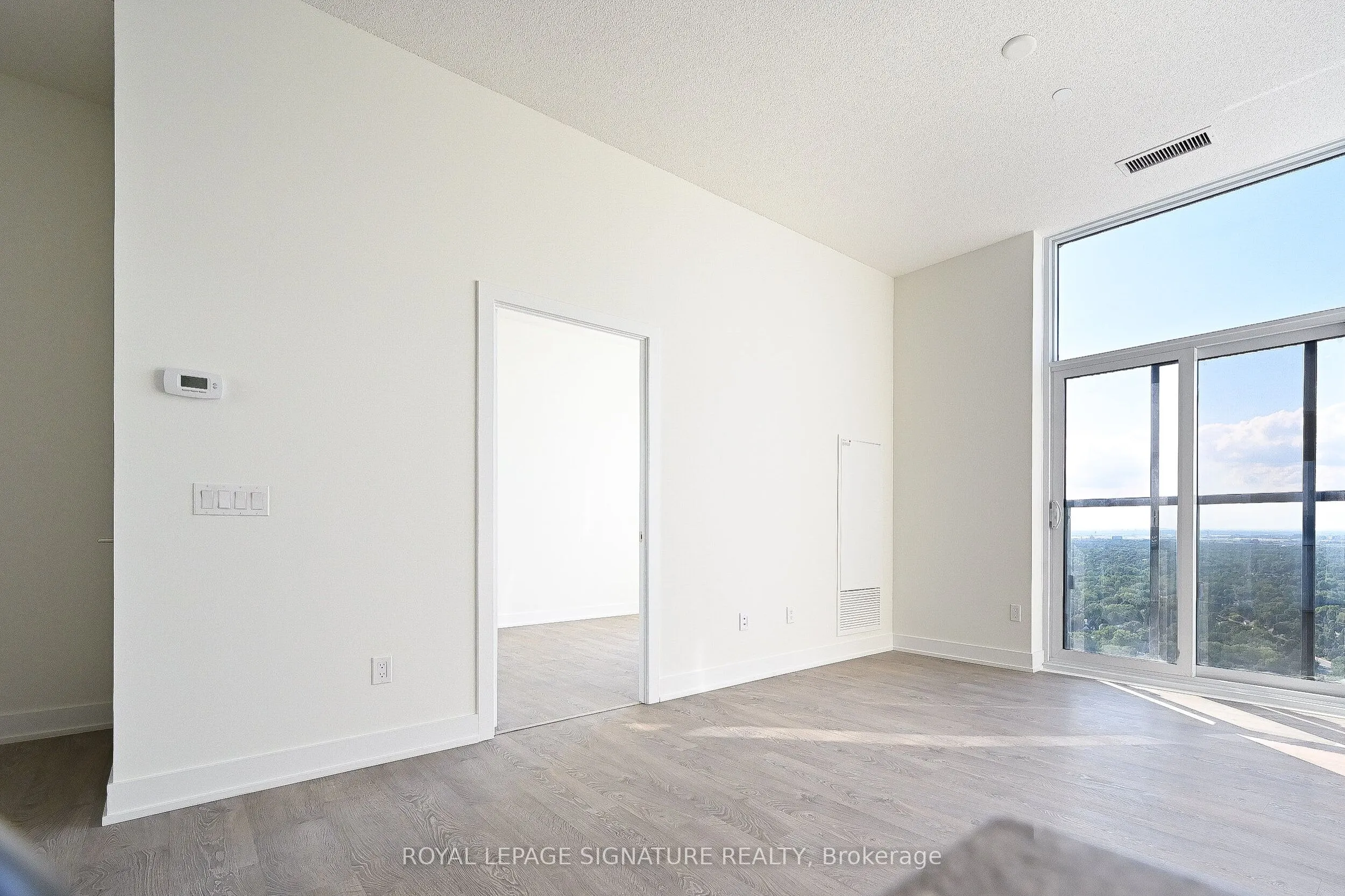7 Mabelle Avenue, #3203