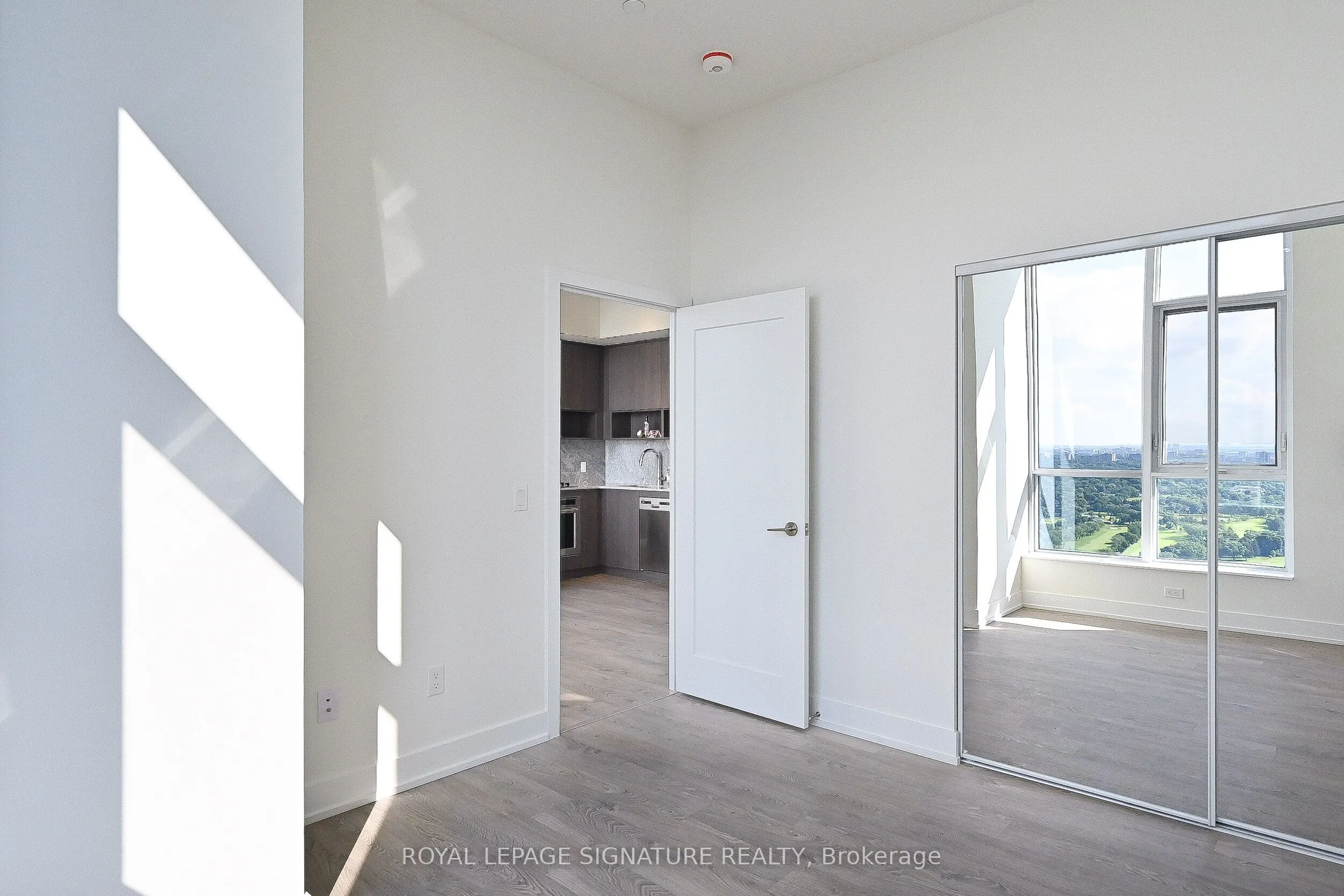 7 Mabelle Avenue, #3203