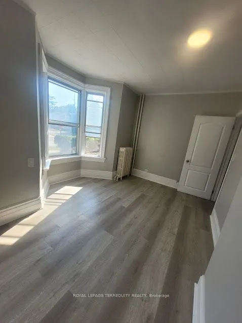 76 Nelson Street W, #2