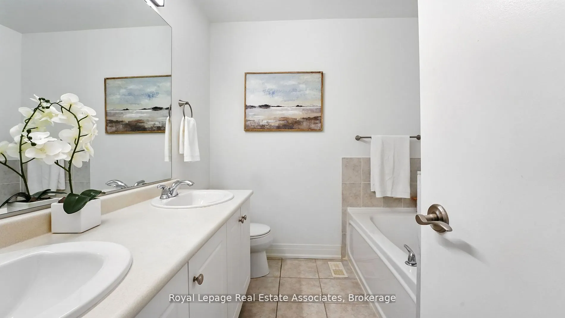 1355 Rathburn Road E, #35