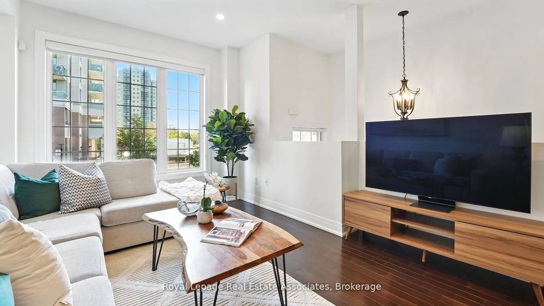 1355 Rathburn Road E, #35