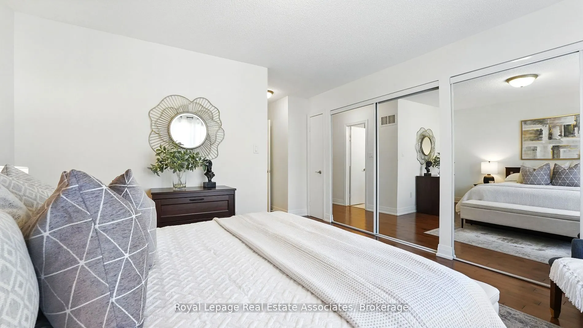 1355 Rathburn Road E, #35