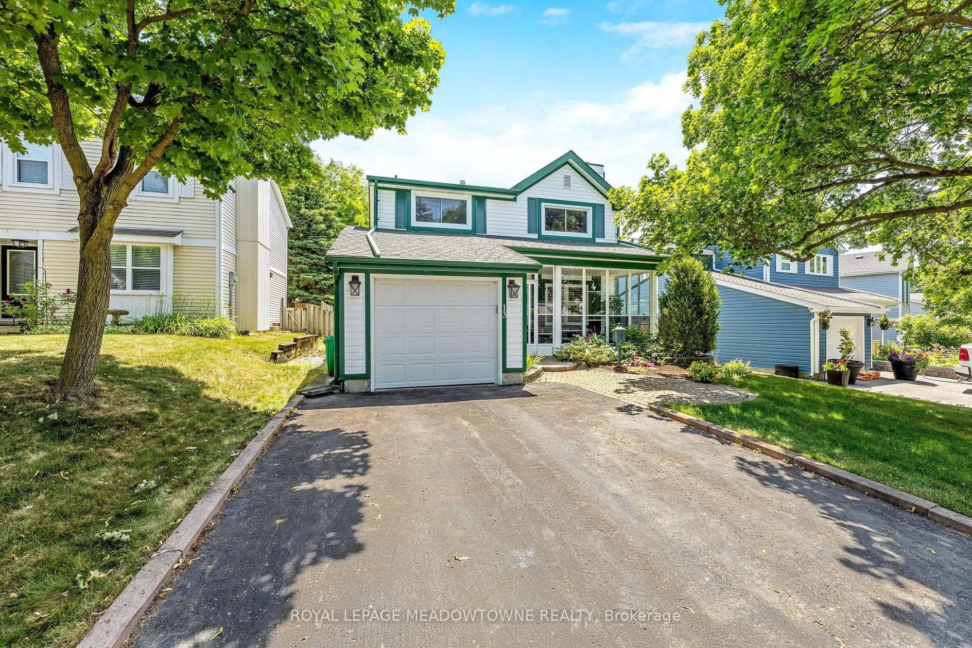 13 Blueridge Square