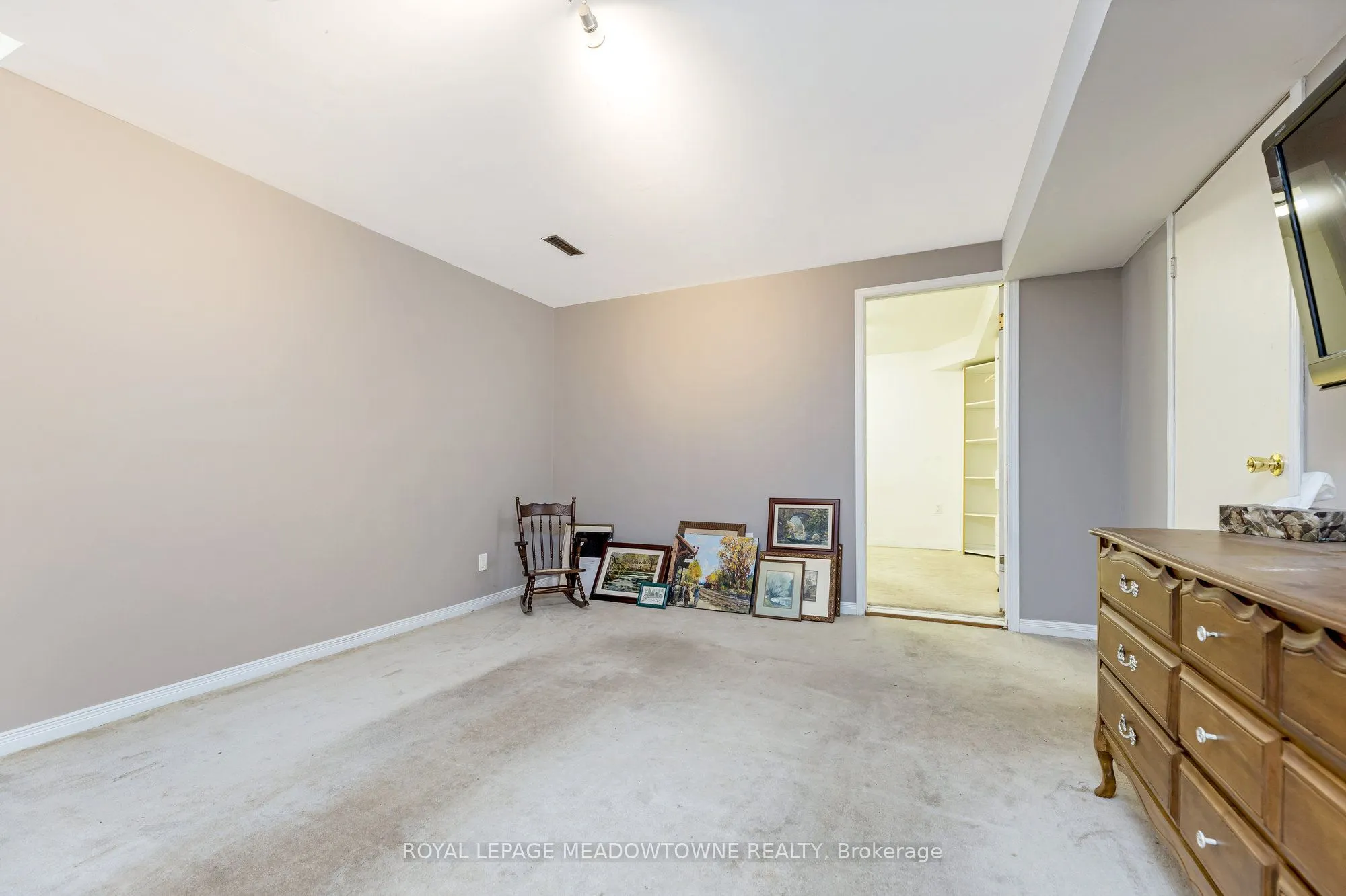 13 Blueridge Square