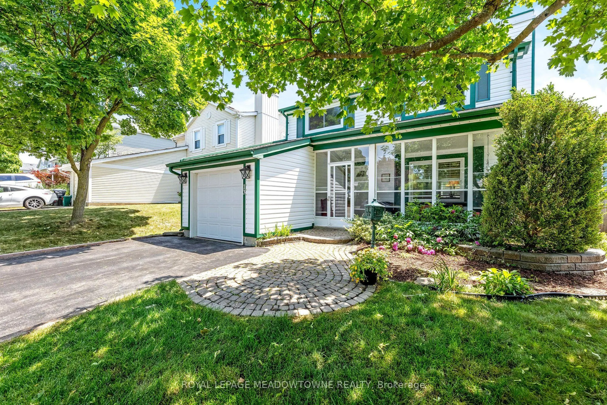 13 Blueridge Square