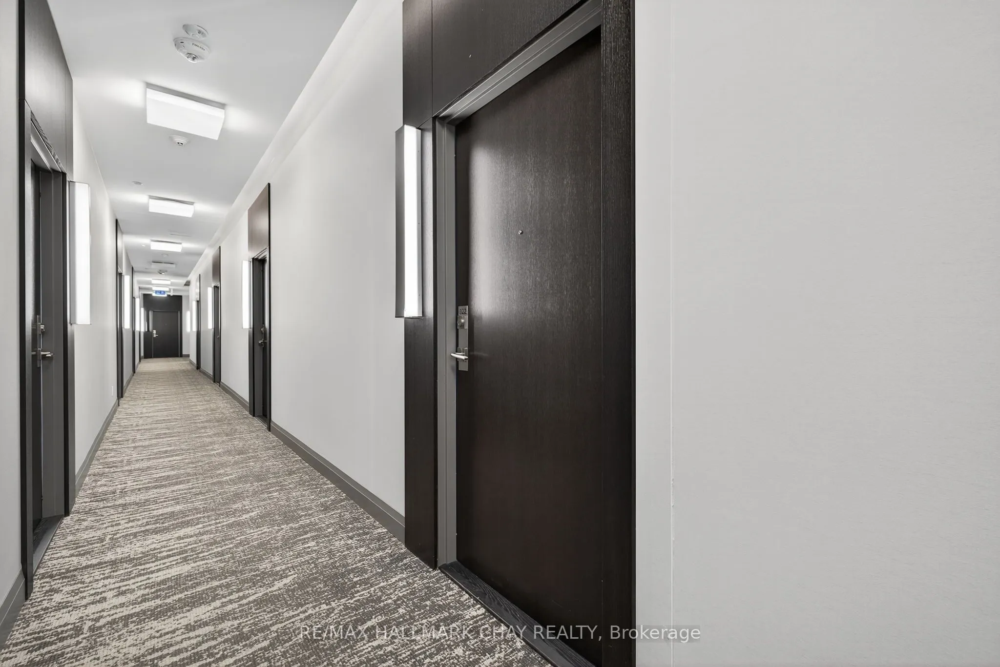4208 Dundas Street W, #522