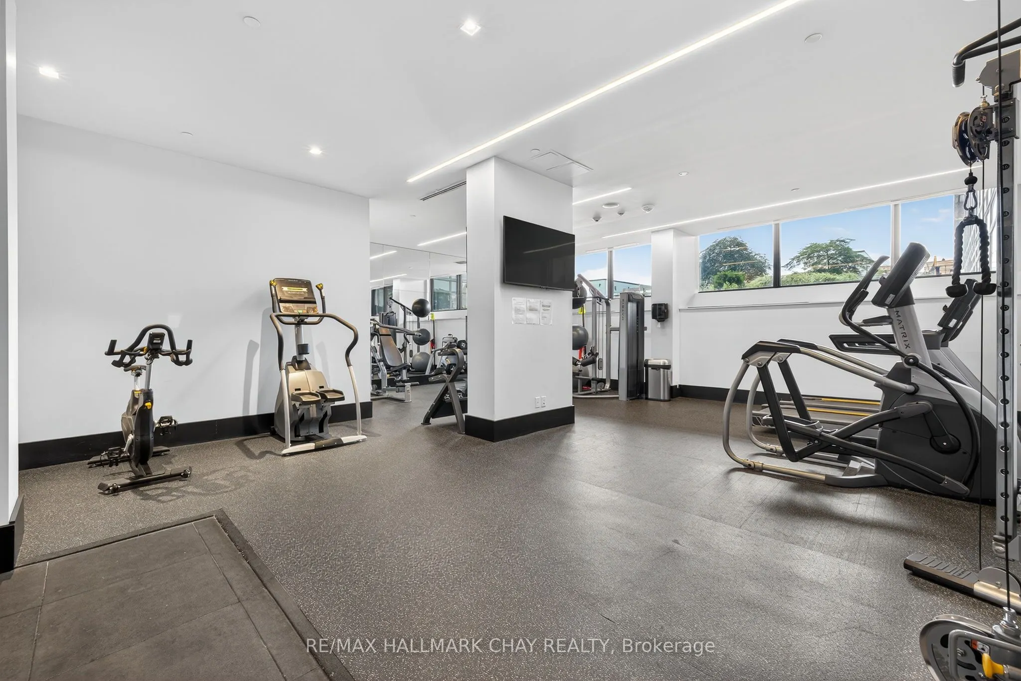 4208 Dundas Street W, #522