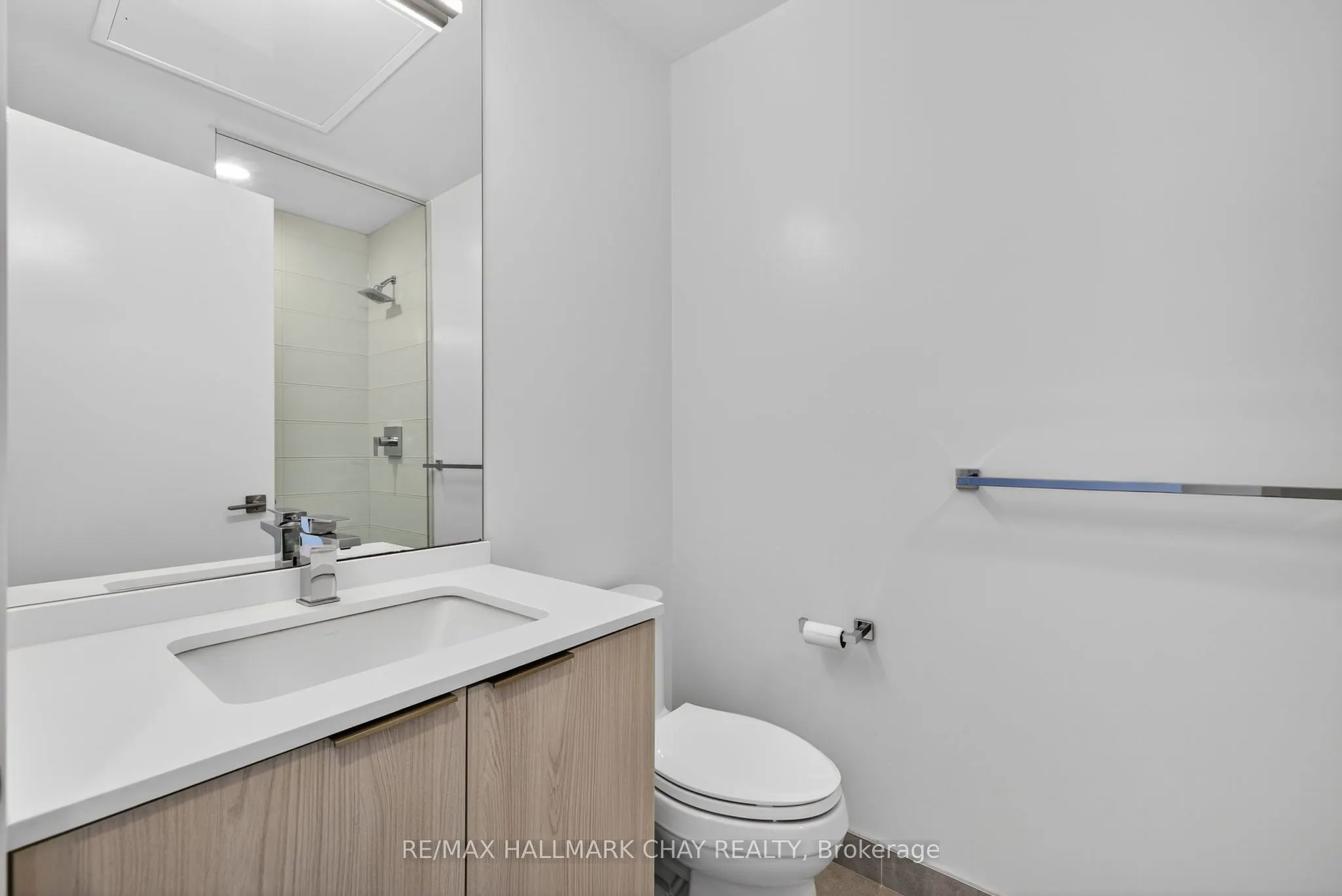 4208 Dundas Street W, #522
