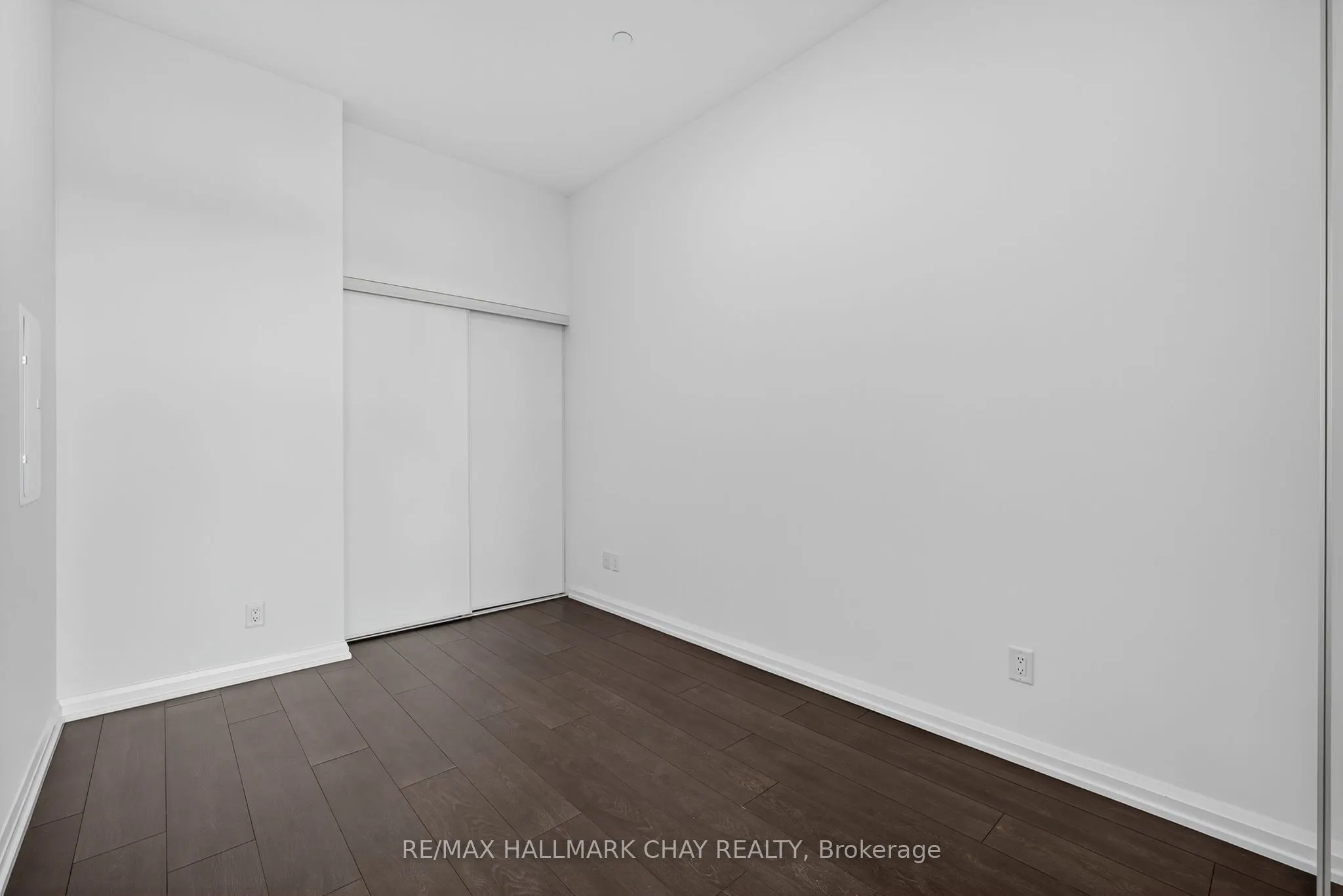 4208 Dundas Street W, #522