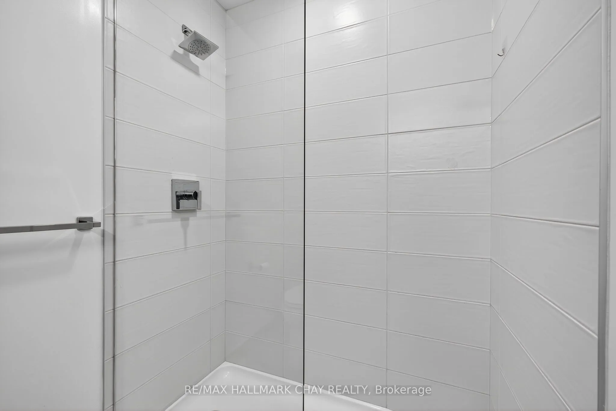 4208 Dundas Street W, #522