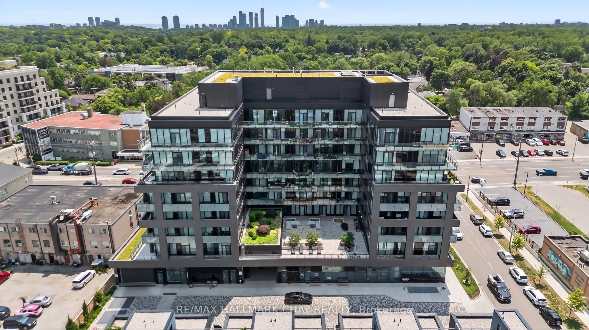 4208 Dundas Street W, #522