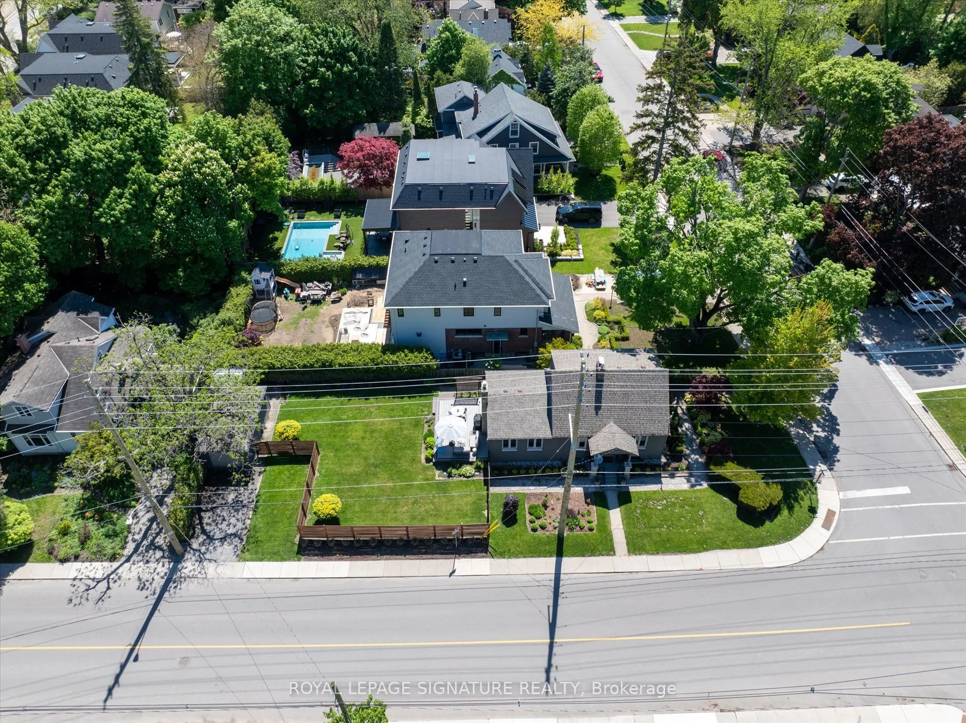 386 Allan Street