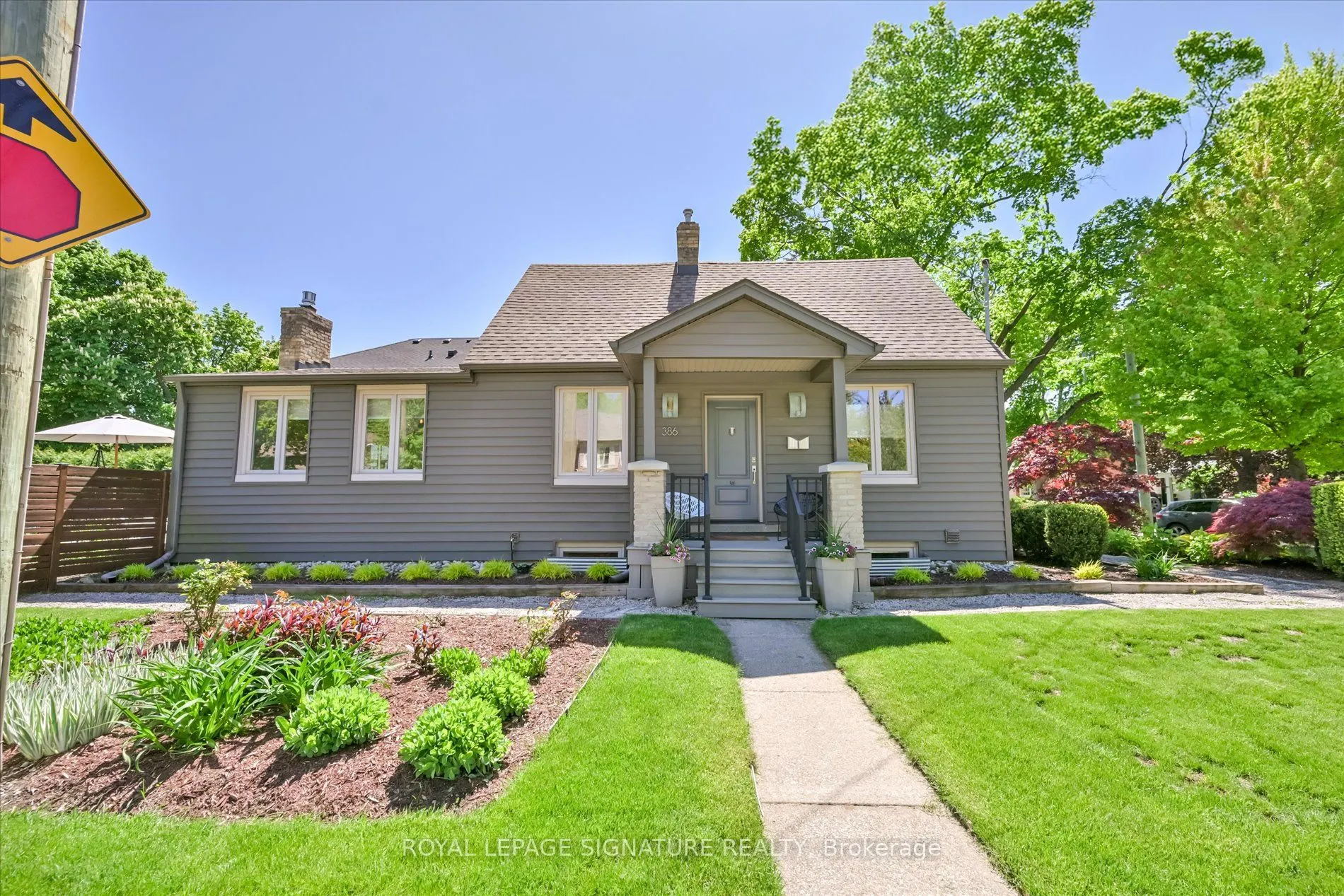 386 Allan Street