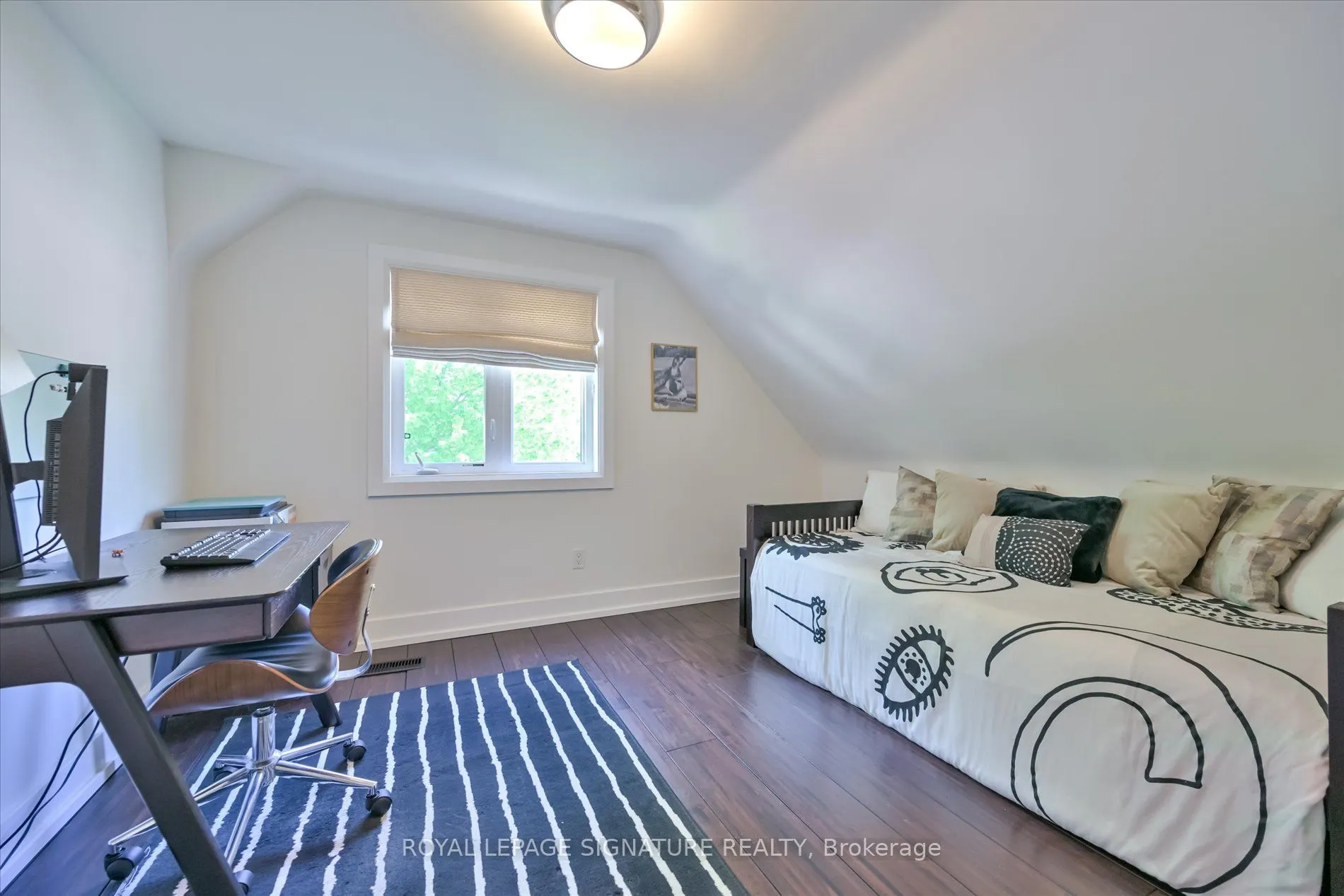 386 Allan Street