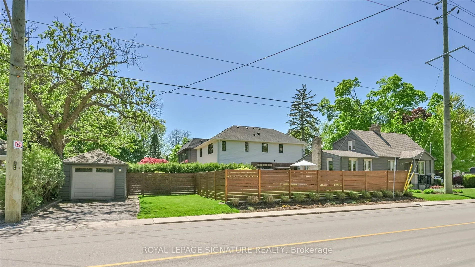 386 Allan Street
