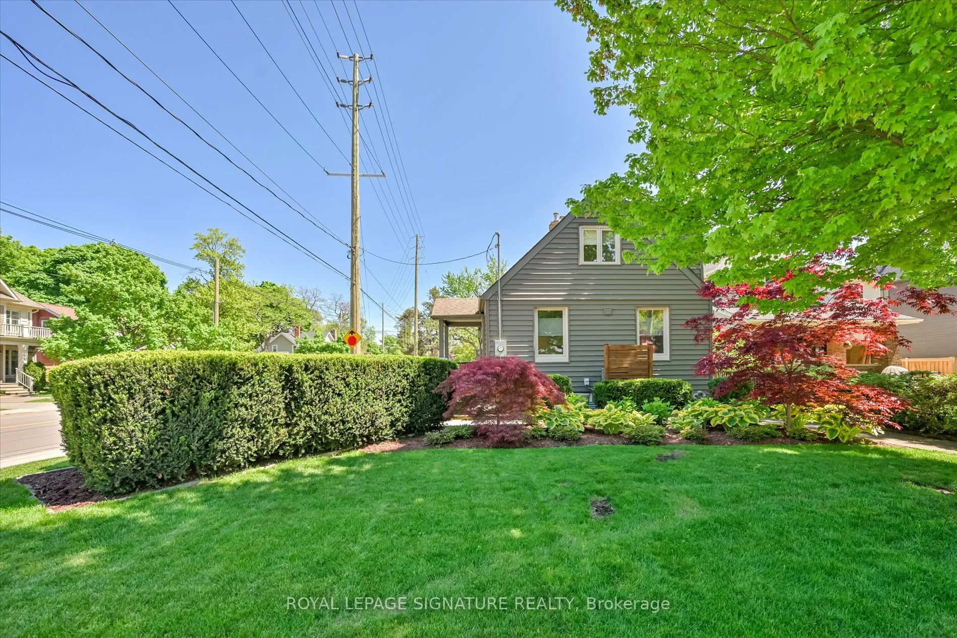 386 Allan Street