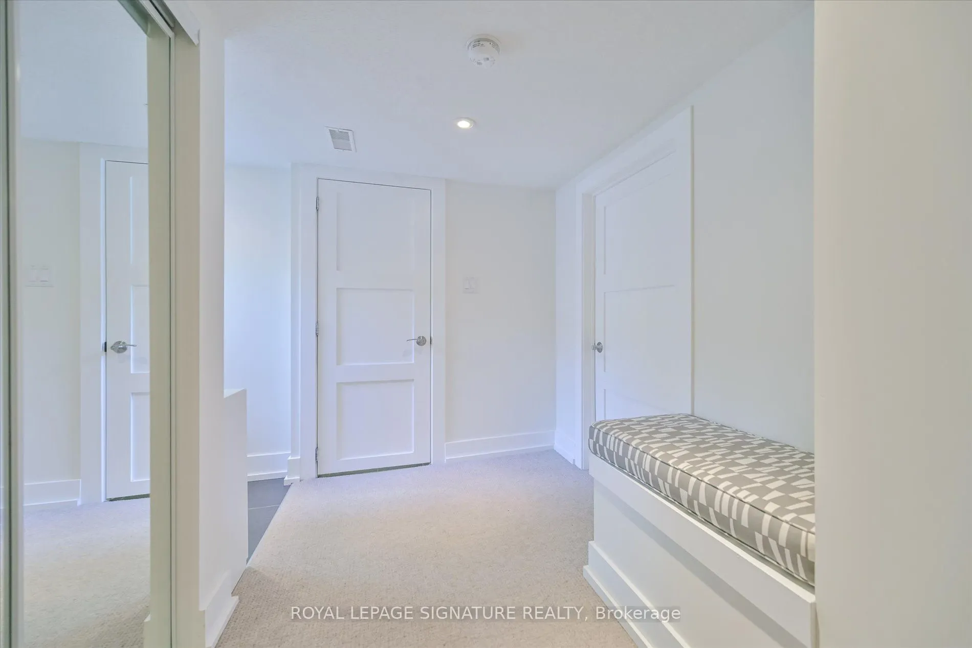 386 Allan Street